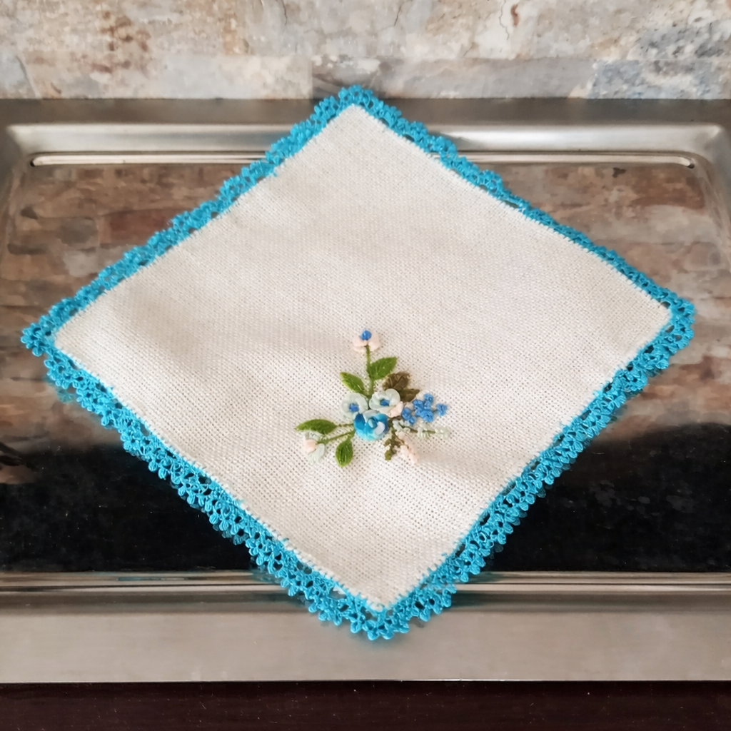 Linda Oral Şener, embroidered handkerchief with needlelace trim, Samandağ, Hatay, Turkey. Photo: © Linda Oral Şener 2026.