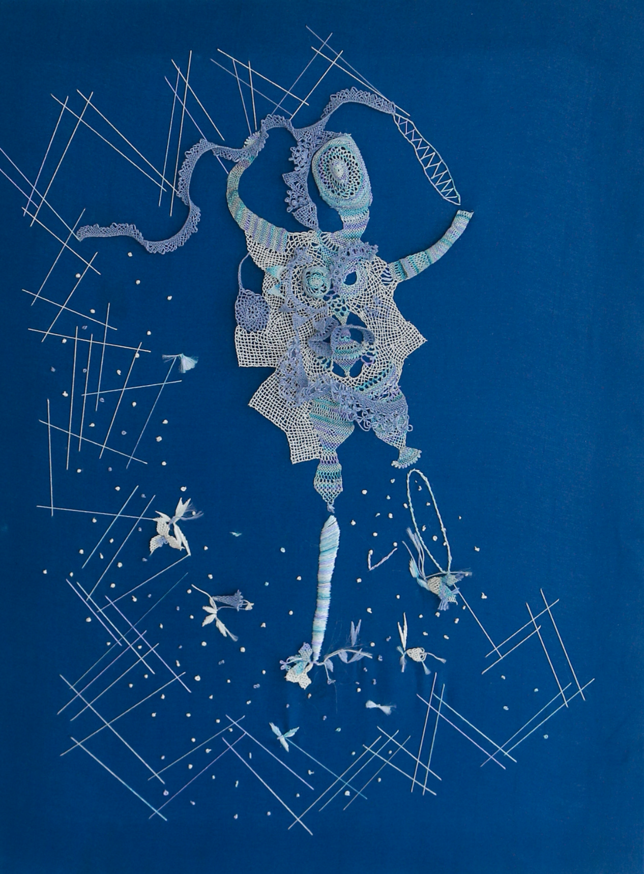 Armine Atoyan,  ԱՆՁՐԵՎՆԵՐԻ ՏՈՆ - Աշոտ Ավդալյանի համանուն բանաստեղծության (Rain Festival - from the poem of the same name by Ashot Avdalyan) , needlelace, silk thread, Armenia, 2021. «Մաքրվող ու թեթևացող փխրունությամբ է ծնվում գեղեցկությունը։ Պարիր ան