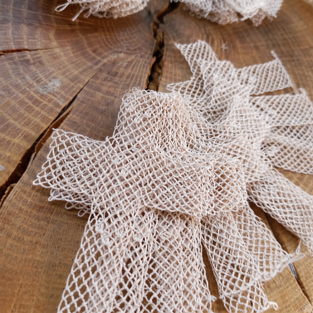 Linda Oral Şener, cross-shaped needlelace bookmarks, Samandağ, Hatay, Turkey. Photo: © Linda Oral Şener 2026.