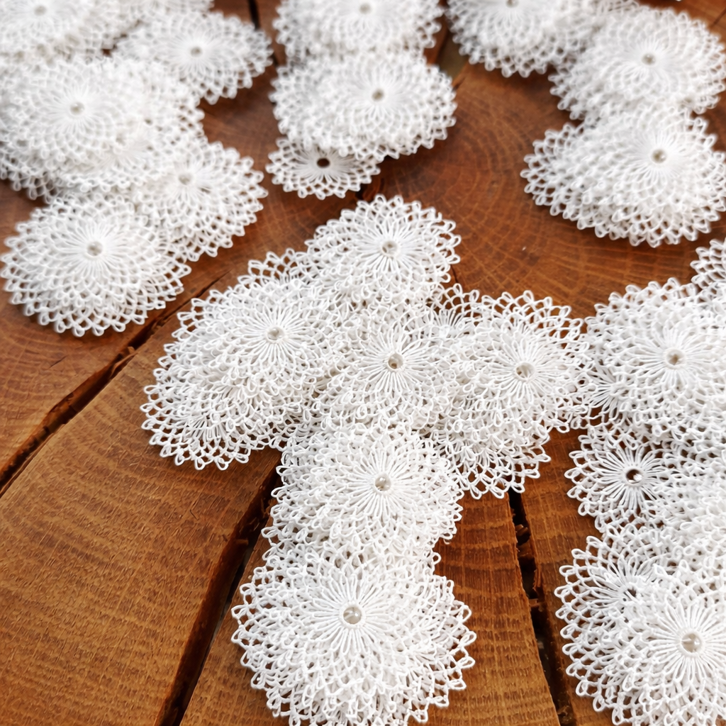 Linda Oral Şener, cross-shaped needlelace bookmarks, Samandağ, Hatay, Turkey. Photo: © Linda Oral Şener 2026.