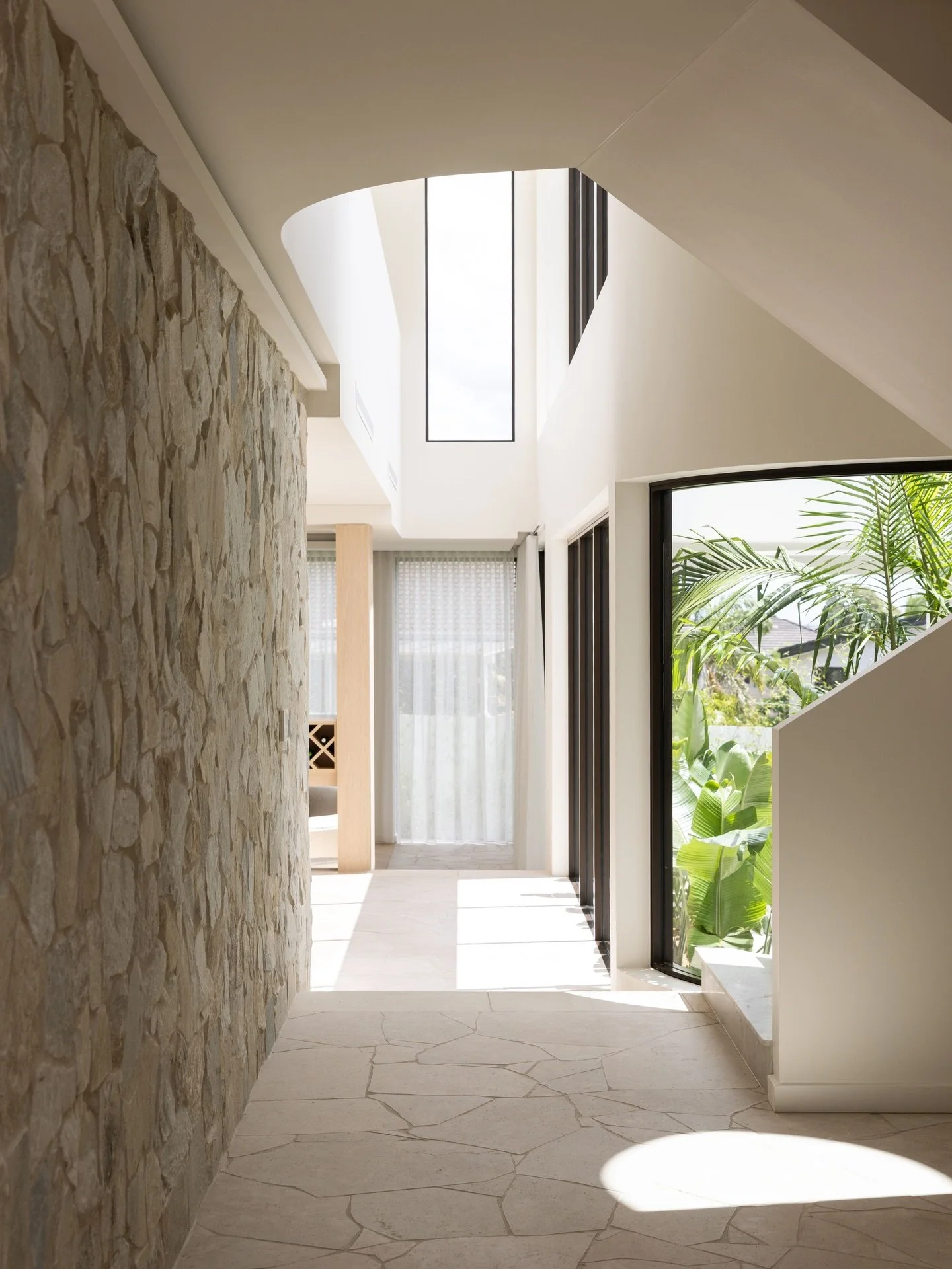 Welcome 2026 😎 - we're back to celebrate new designs, creativity, inspiration &amp; connection. 

Check out one of recently completed home at South Coogee! 

📸 @simonwhitbreadphoto 
Builder -  @westavenuegroup_