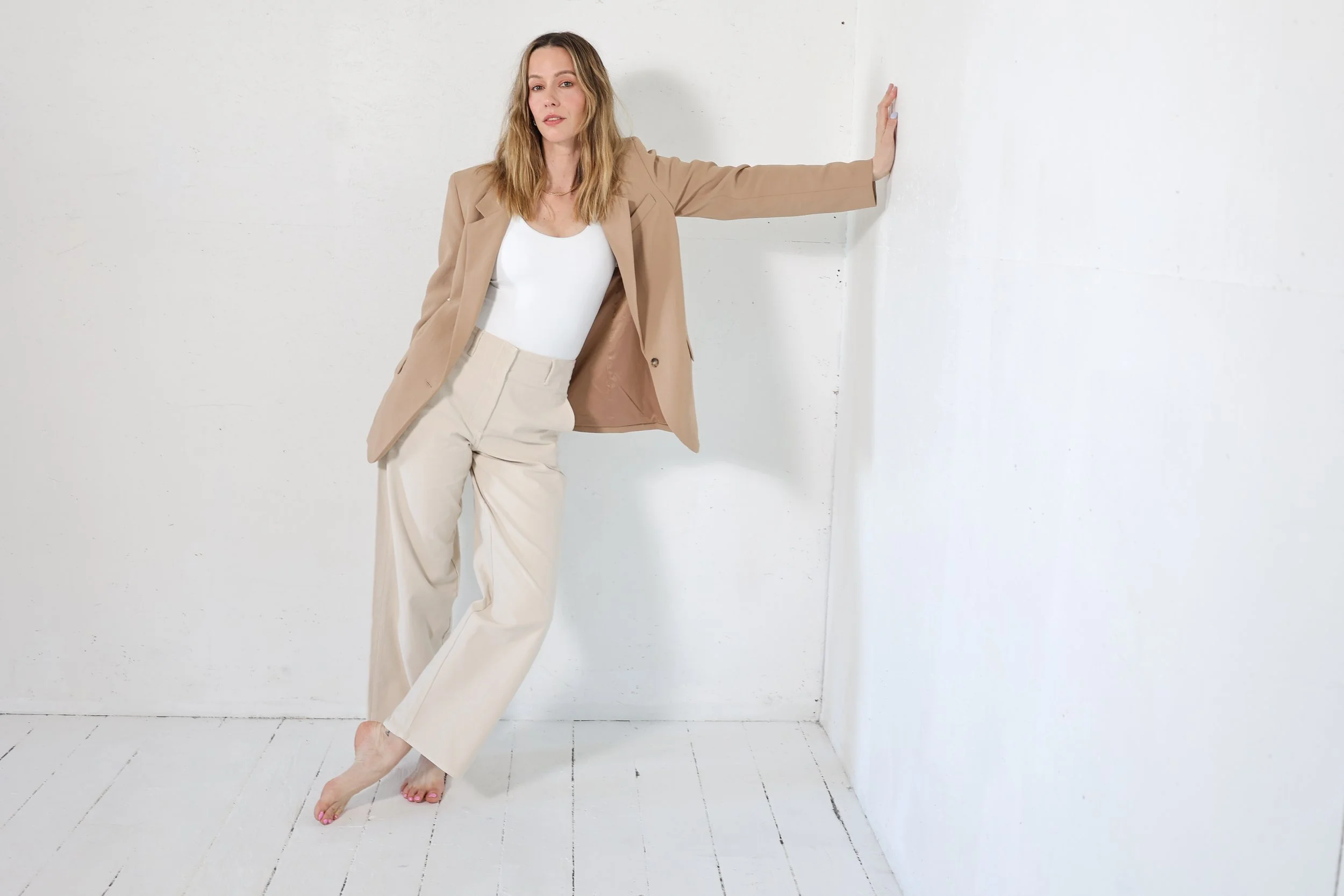 Kelsey-Irvine-headshot-full-body2.jpg