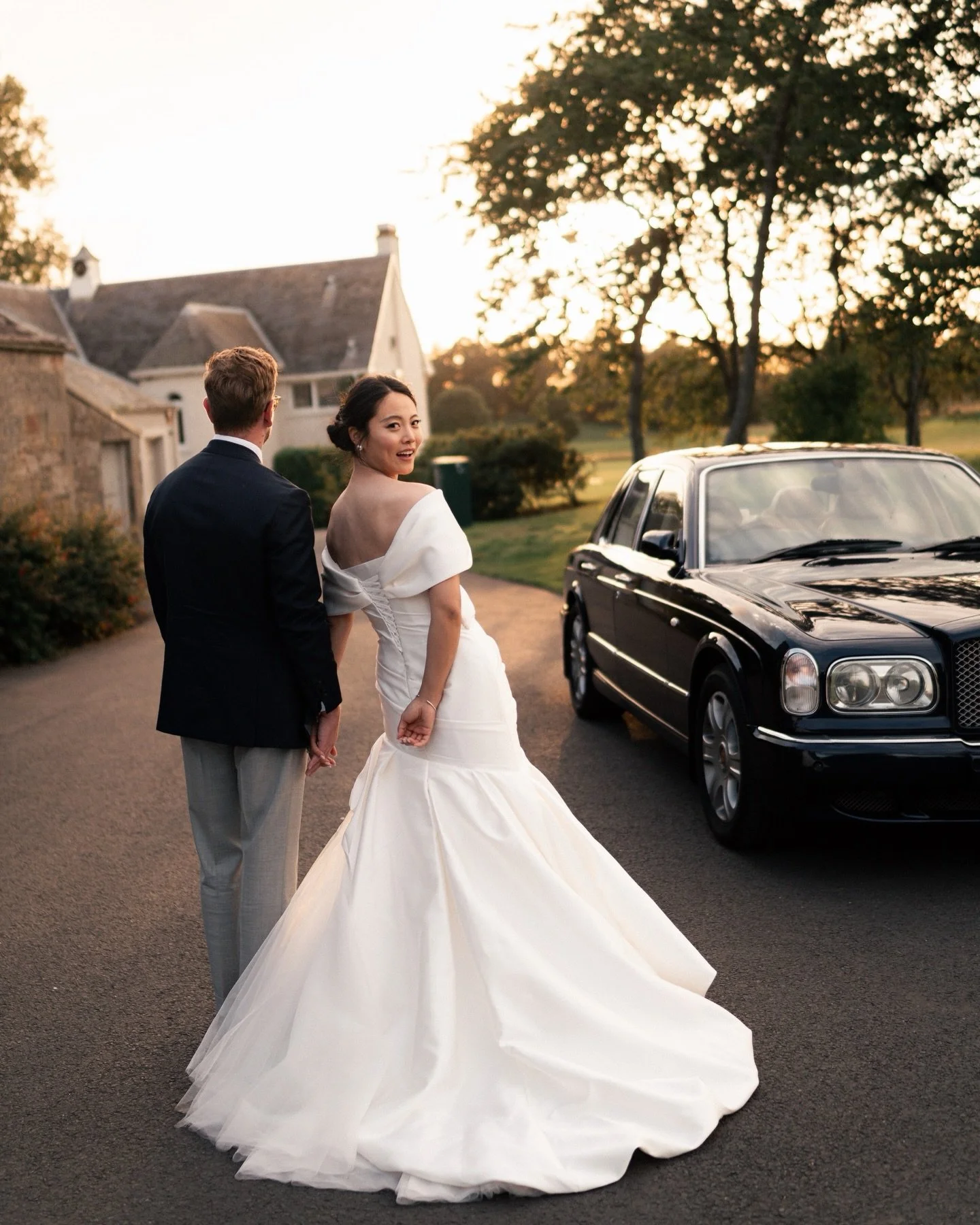 Introducing Anna &amp; Duncan to the grid! Such a wonderful wedding day at the stunning surroundings of Kelso at @schloss_roxburghe 
&bull;
&bull;
&bull;
#weddingphotographerscotland #scottishweddingphotographer #schlossroxburghe #schlossroxburghewed