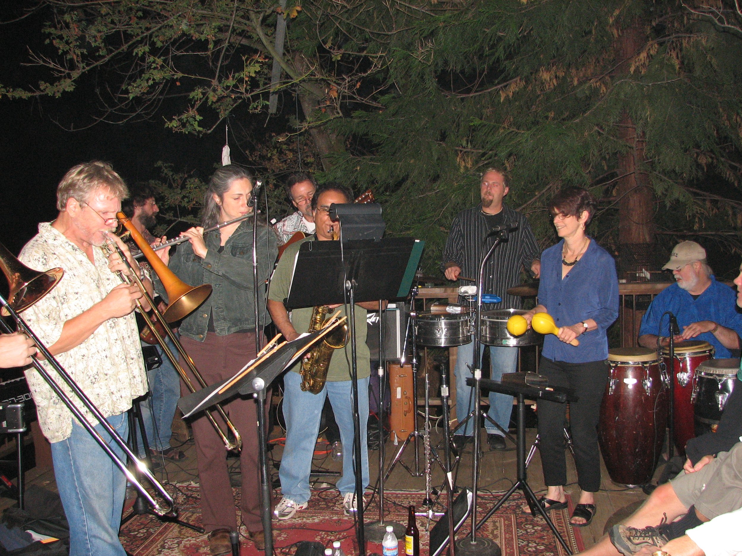 Sabroso band in front yard