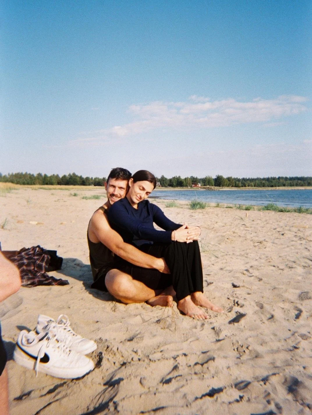 Just some sweet cozy moments captured on film in Sweden 😌 These are the types of photos I look forward to showing our kids one day. A splendid time with the homiest of homies. We love and miss you 🤎 @josietie