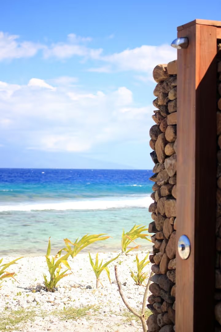 outdoor shower.jpg