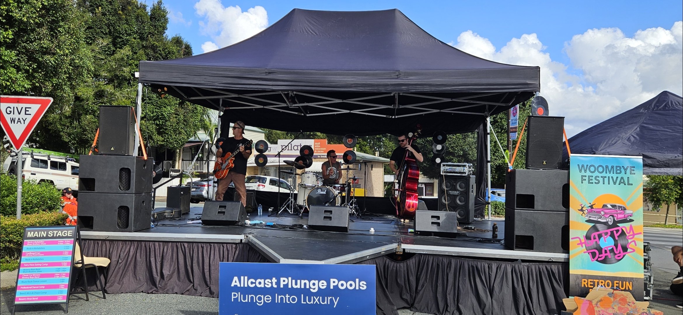 Trailer Stage - 7m x 6m with roof