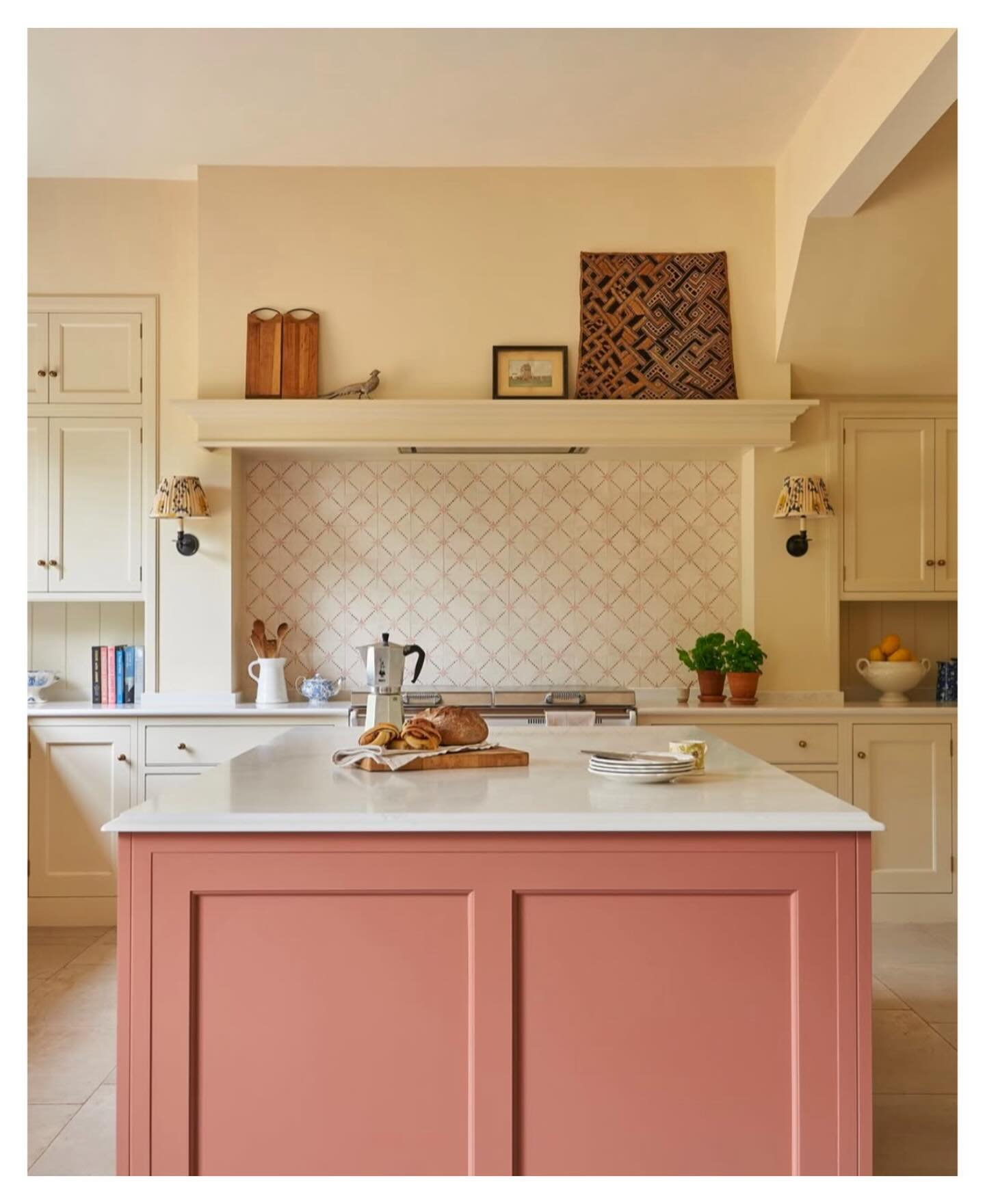 Loving this red based pink island colour by @tamsynmasondesign. It&rsquo;s feminine and calm, but also classic and timeless! I&rsquo;m all about creating designs that will stand the test of time. 
.
.
.
.
.
#countrystyle #countryluxe #brisbaneinterio