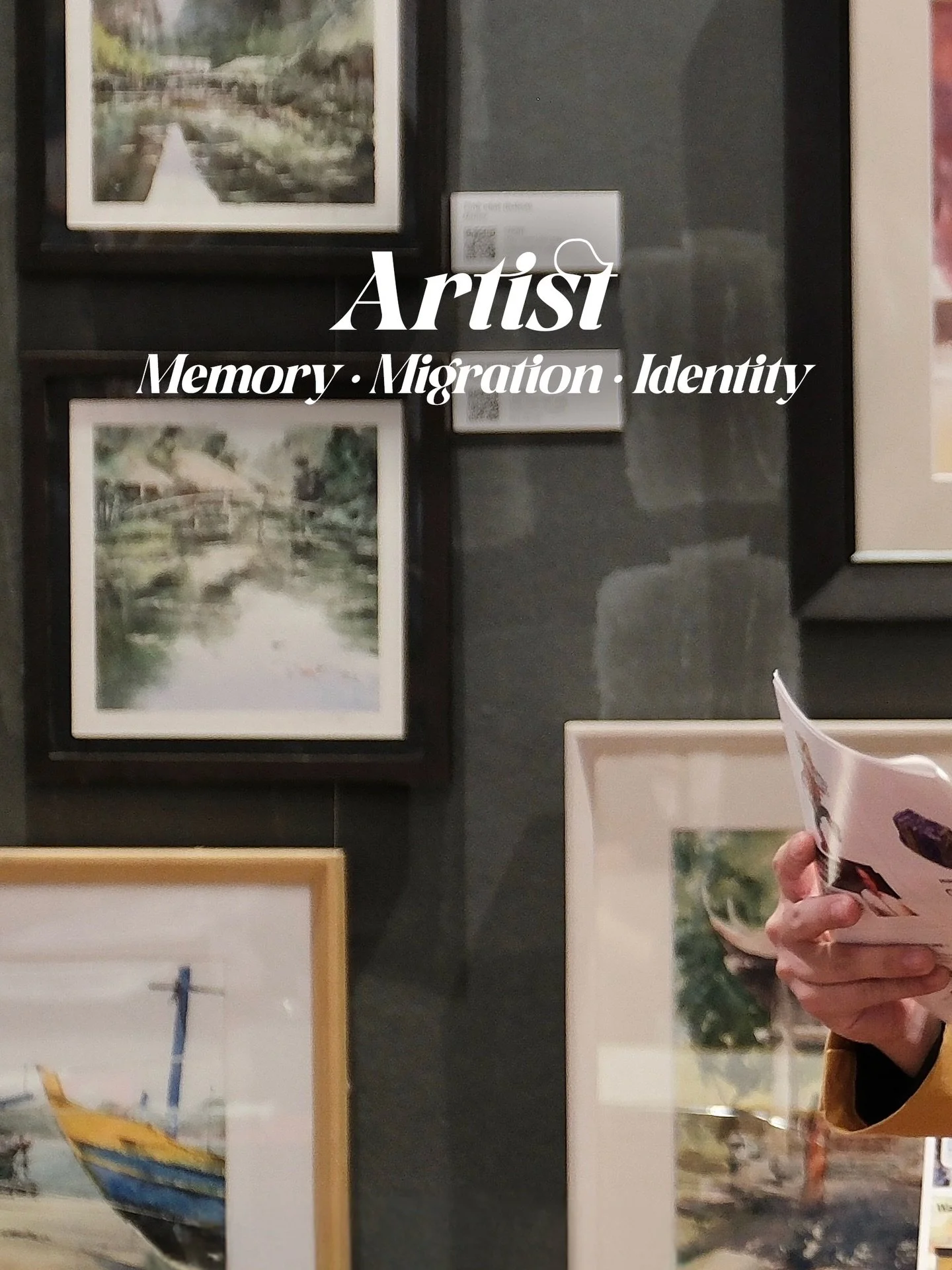 ARTIST
I am a Polish artist of Vietnamese origin, born in Hanoi and raised in Warsaw. My background in architecture shapes the way I approach watercolor, balancing structural clarity with expressive freedom.
My work explores the cultural dialogue bet