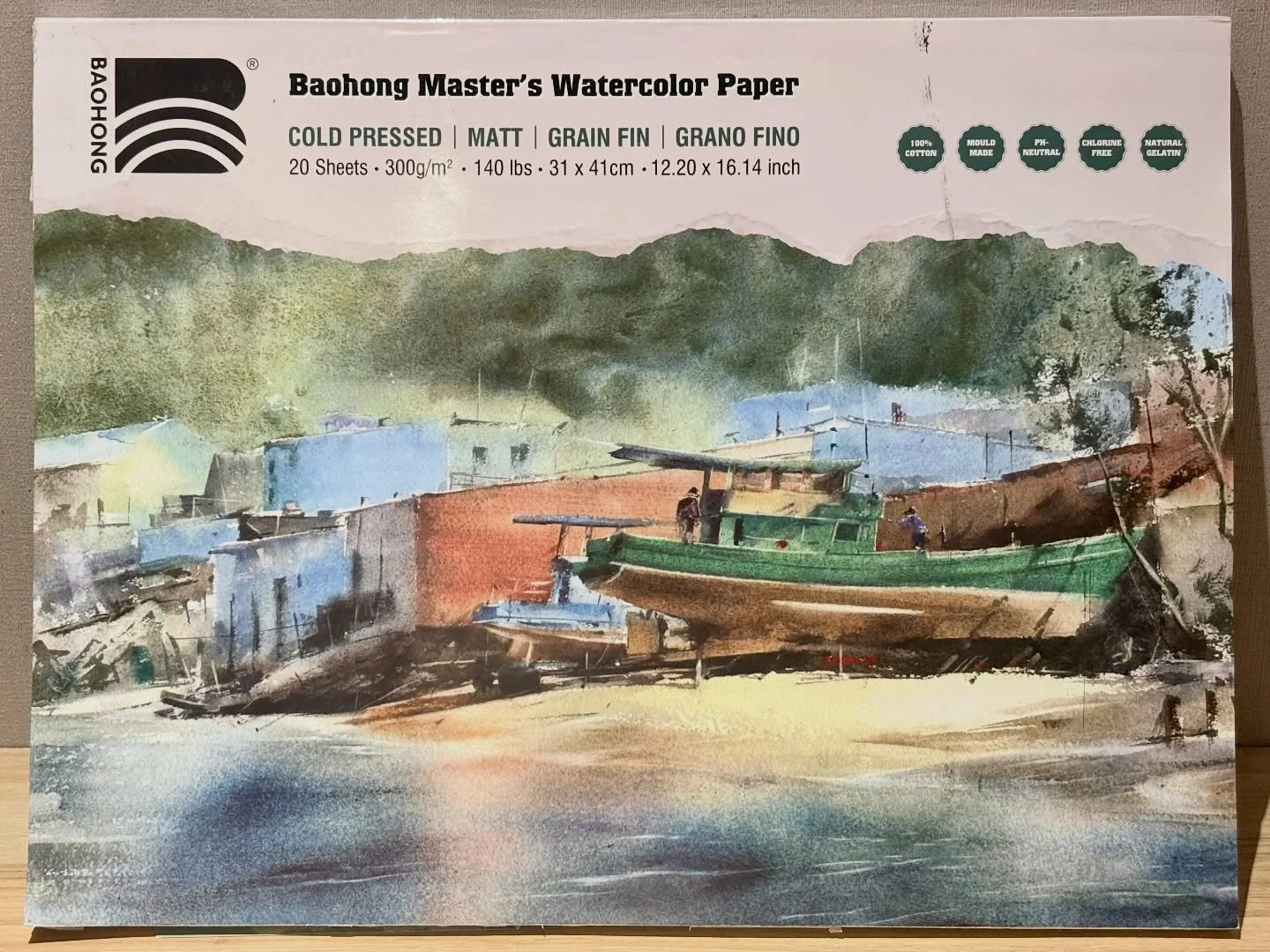 Bộ sổ giấy Baohong Artists&rsquo; phi&ecirc;n bản giới hạn với b&igrave;a của 3 hoạ sĩ sẽ ch&iacute;nh thức ra mắt tại thị trường Việt Nam v&agrave;o th&aacute;ng 5 năm nay.

Minh Đ&agrave;m rất vui khi được cầm tr&ecirc;n tay cuốn sổ khổ 31&times;41