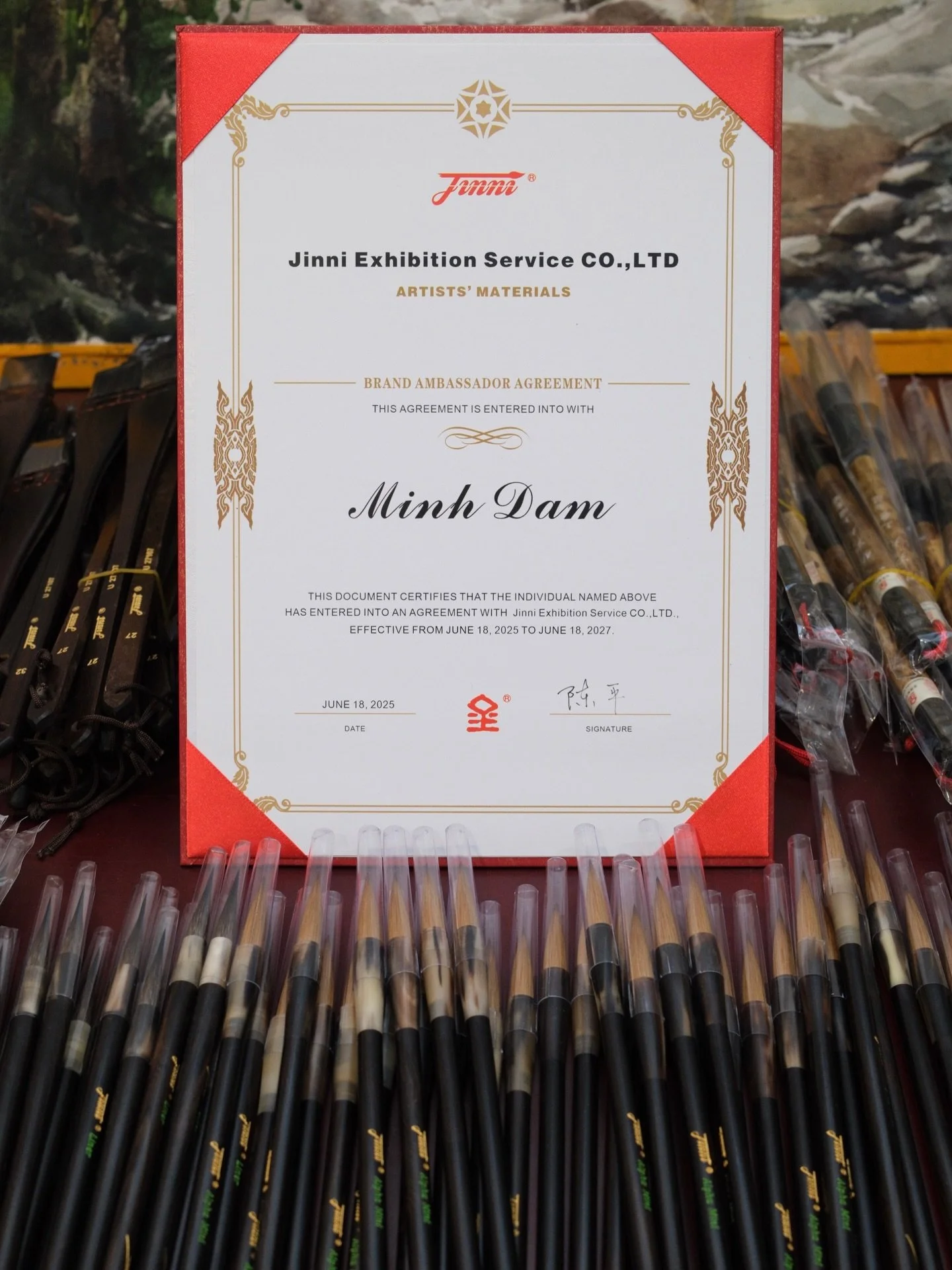 Big moment for me 🖌️

I&rsquo;m excited to introduce my signature brush line, developed in collaboration with @jinnifineartbrushes. After months of testing and refinement, two models are now officially released.

Built with premium materials &mdash;