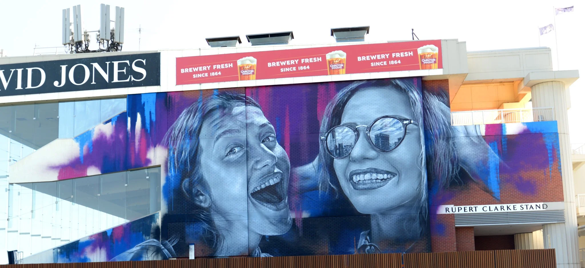 an image of painting at caulfied cup