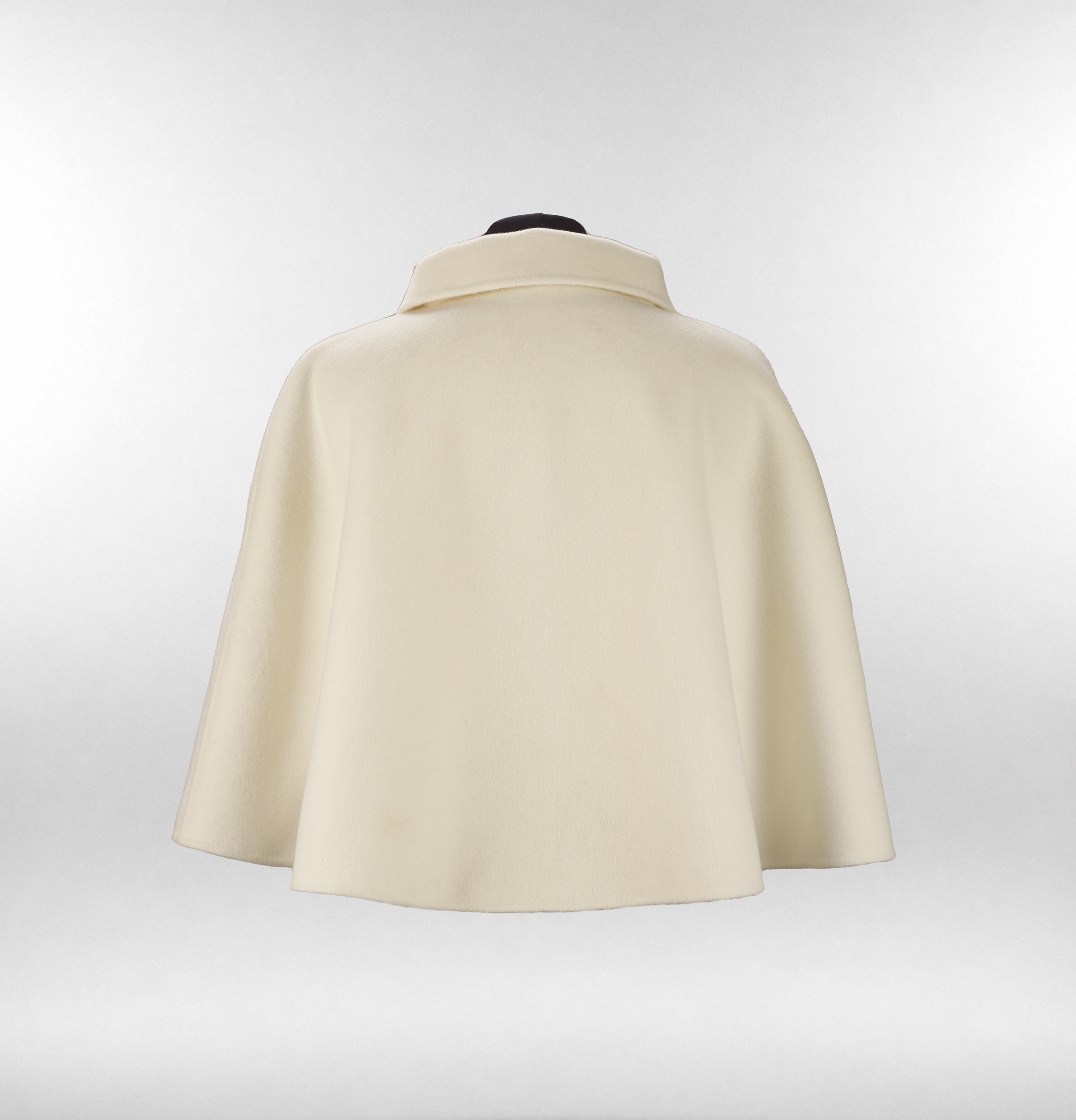 castellaines-eloise-cape-ivory-back.png