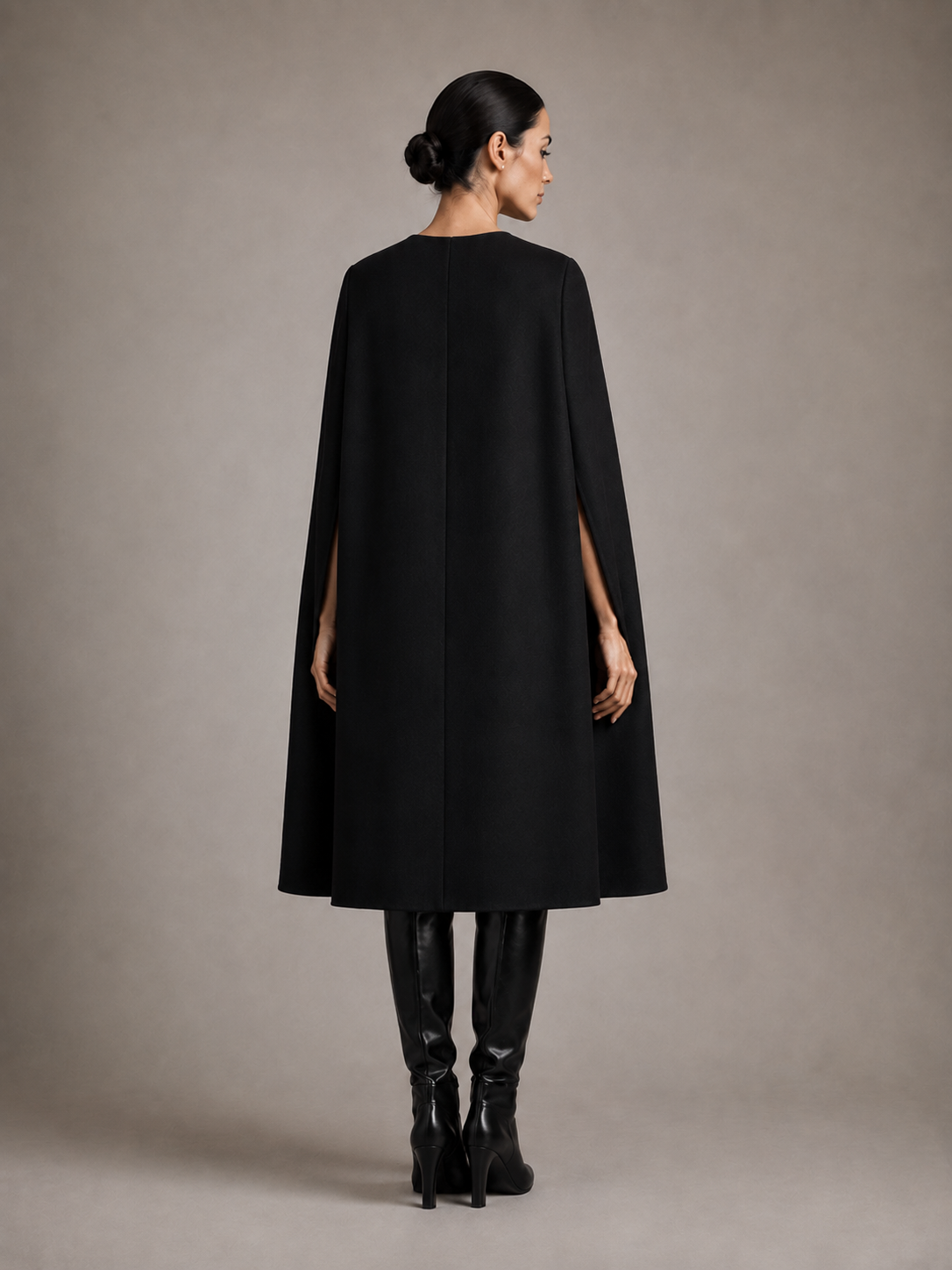 castellaines-ayane-cape-noir-back-assemblage-1-2026.png