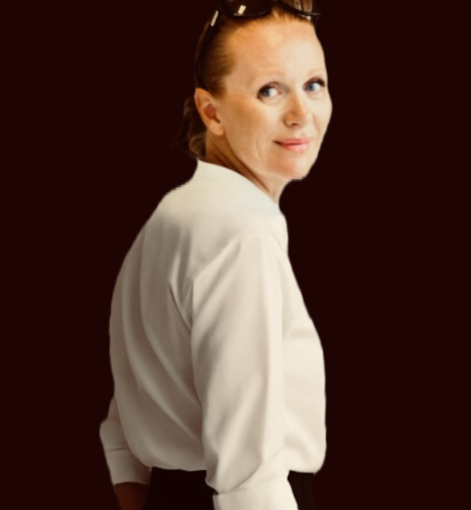 Portrait of Aureliana Castellaines, founder and creative director of Castellaines.