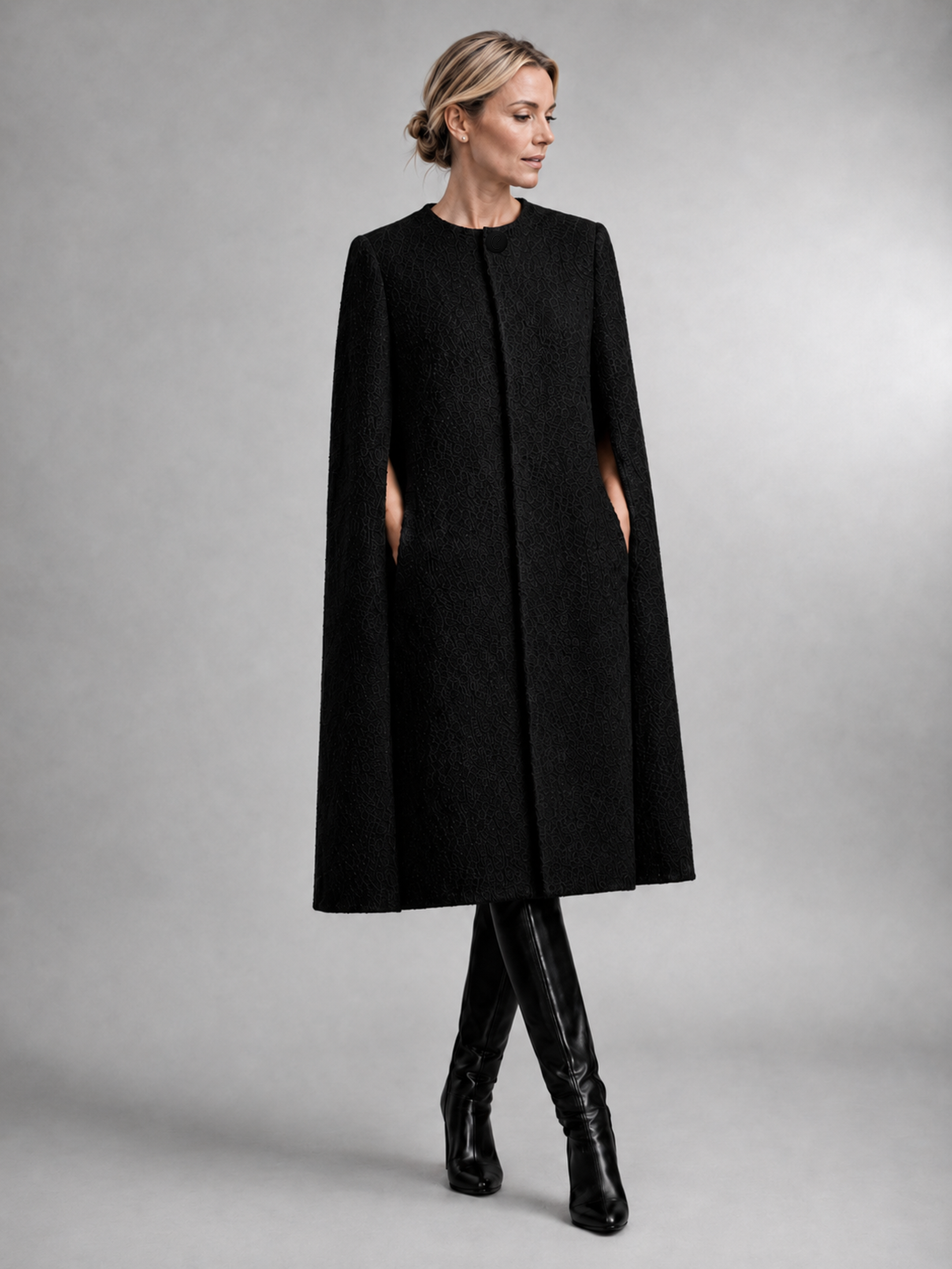 CASTELLAINES_Ayane_Black-Bouclé_Cape.png