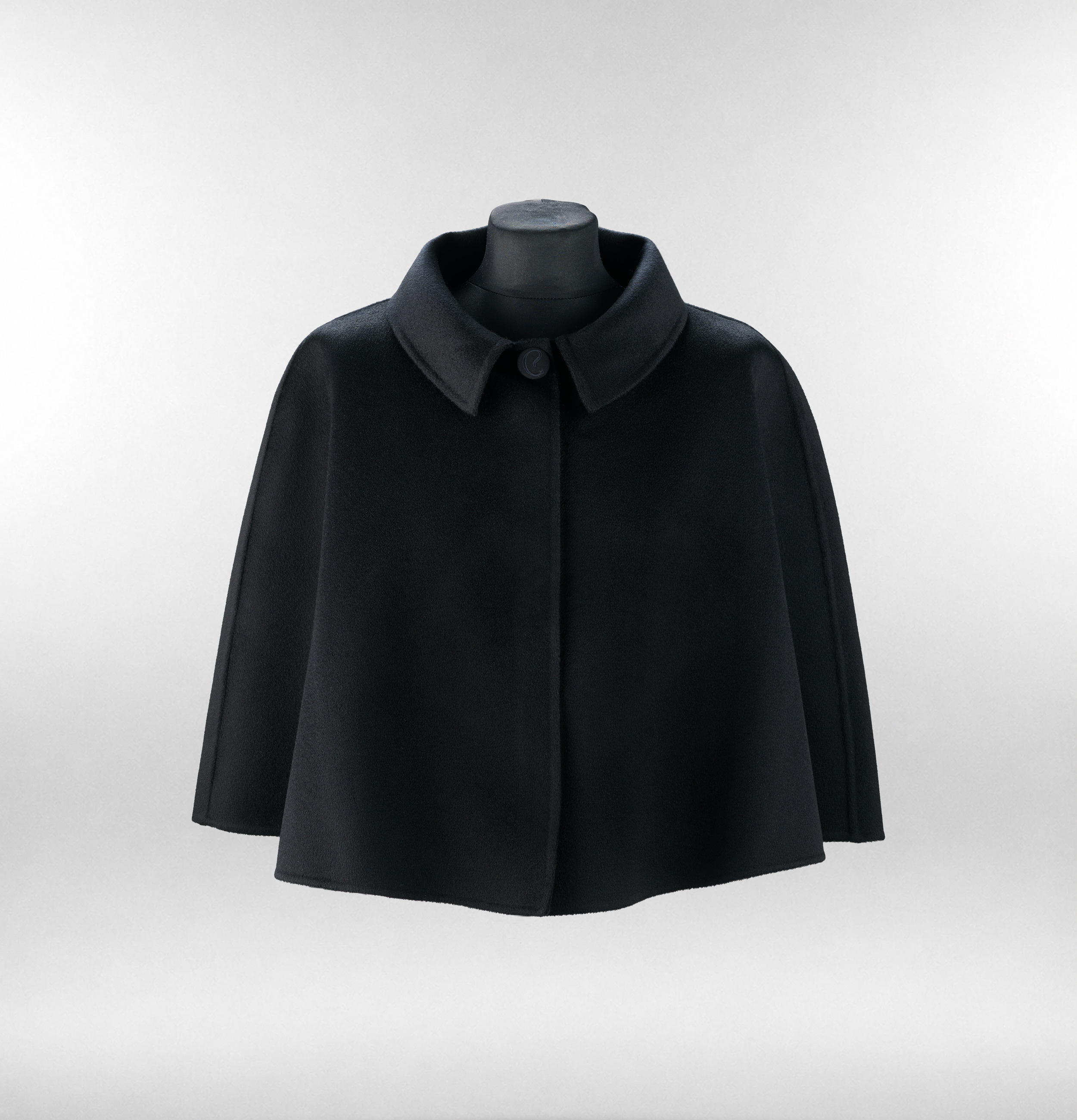 castellaines-eloise-cape-black-front.png