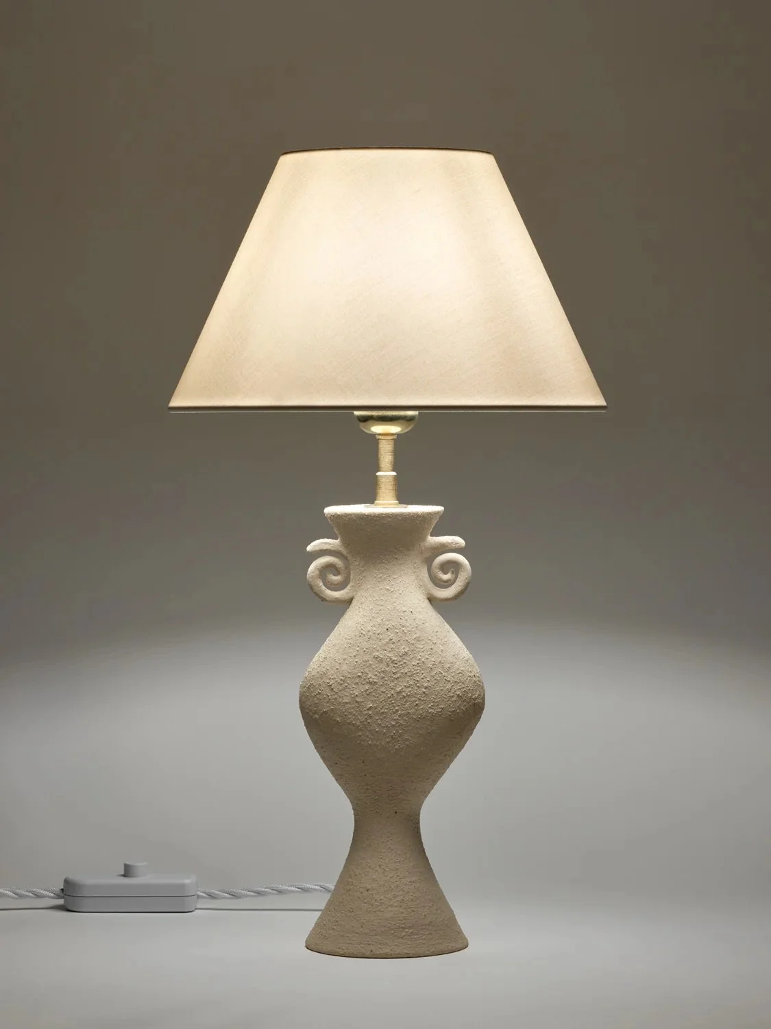 Pauline Hagan_Dual_lamp_3.jpeg