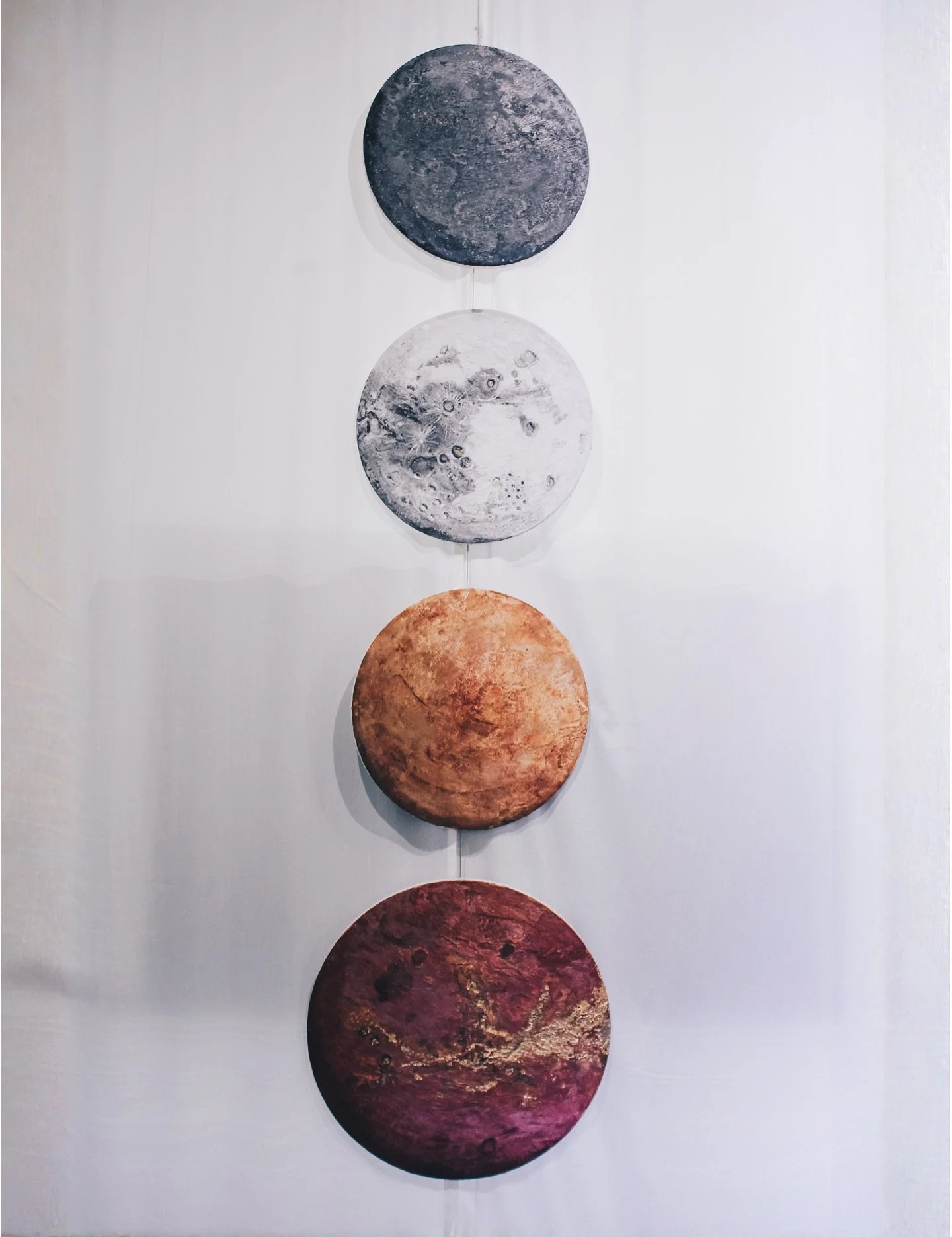 Lilith. Luna. Sol. Venus. Charcoal, ochres and gold leaf on gipsum, marble flour and slaked lime 🖤🤍💛❤️

#moon #lilith #alchemy #alchemyofcolor #earthpigments #celestialart
