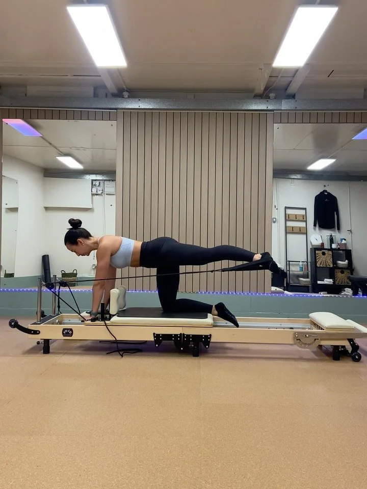 Some reformer Pilates exercises me and my clients are loving this week! 🍑 🔥

If you&rsquo;d like to book in a 1-1 please give me a message 😊

Don&rsquo;t forget we have the Tuesday morning small group Pilates class too. 
*
*
*
*

#refomerpilates #