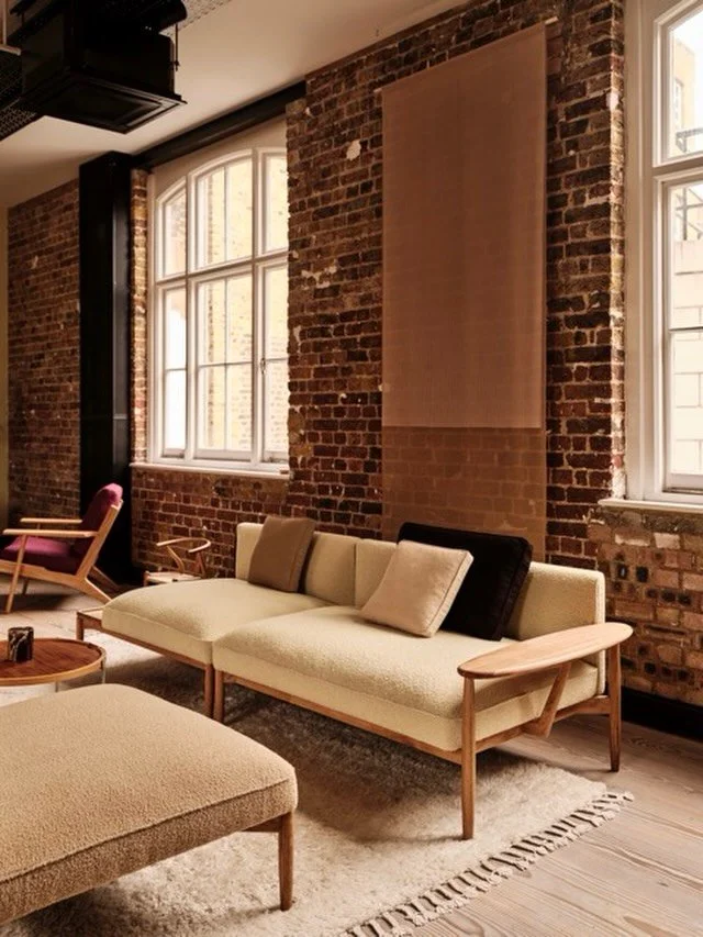 The idea for the second upstairs space @carlhansenandson was to express a sense of connection and comfort through tactile surfaces, woven materials, and upholstered forms. To achieve this, we introduced a subtle mix-and-match quality to the Embrace s