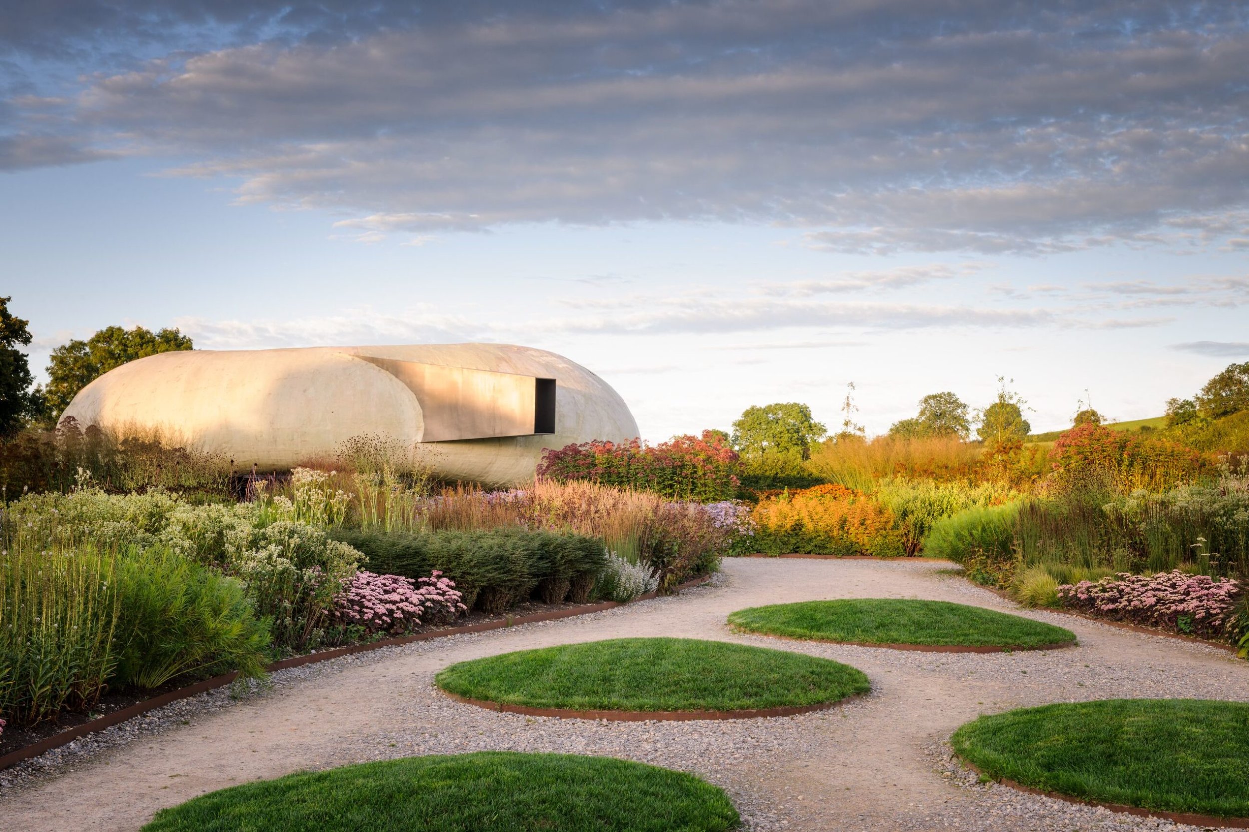 Hauser-Wirth-Somerset-web-hires-4-scaled-1.jpg