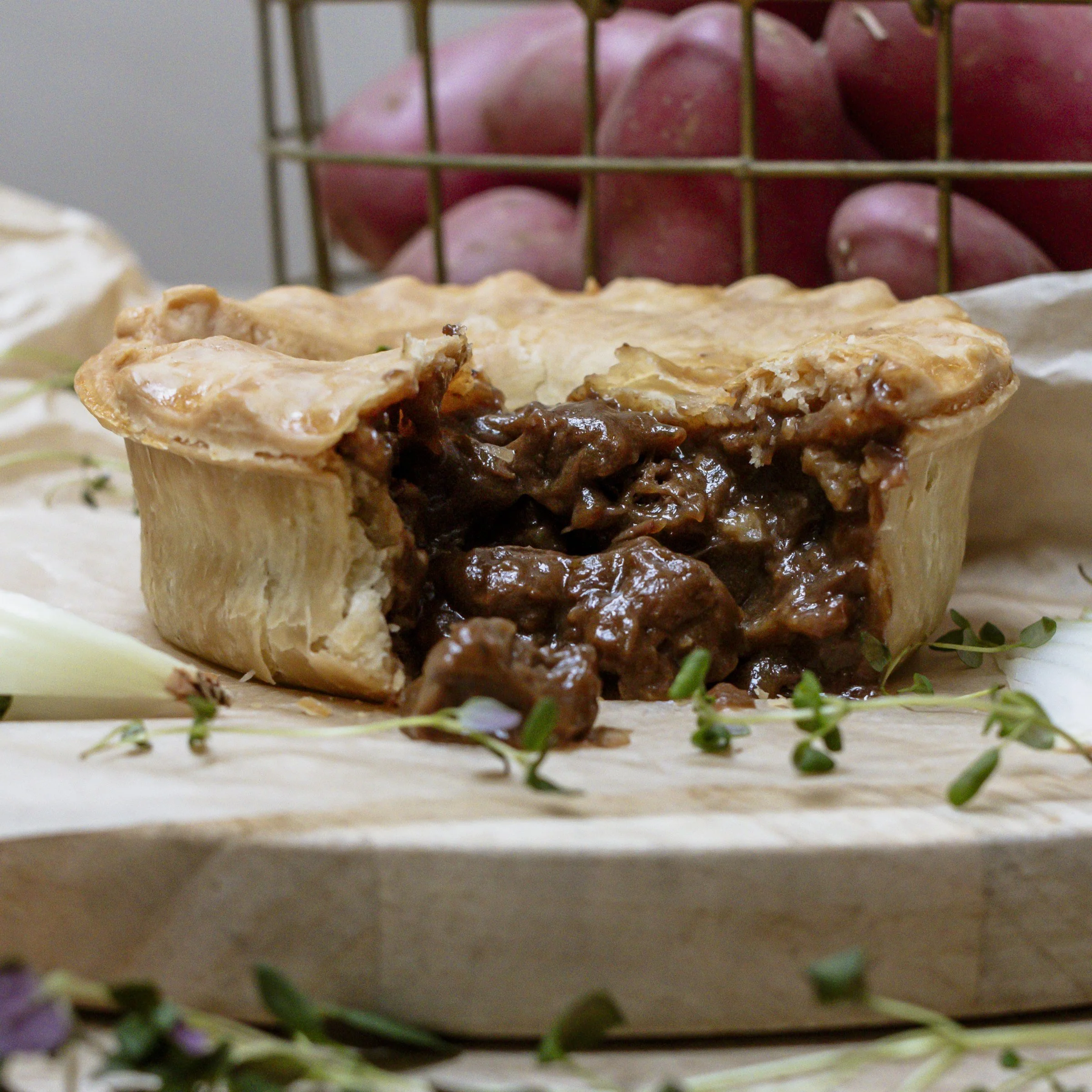 GF Steak Pie 300g 2400px square.JPG