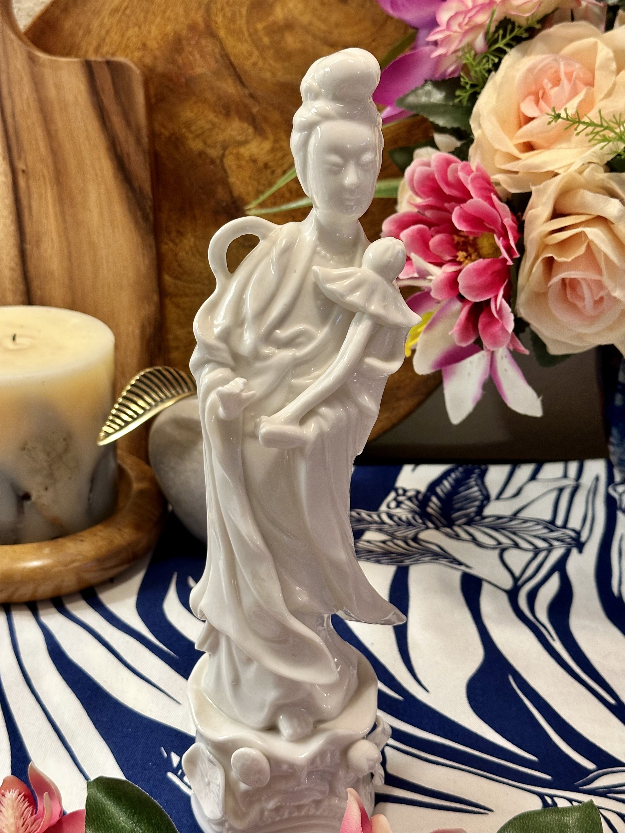 Kwan Yin, also known as Guanyin, the "Mother of Mercy" Porcelain Figurine - Vintage - As Is