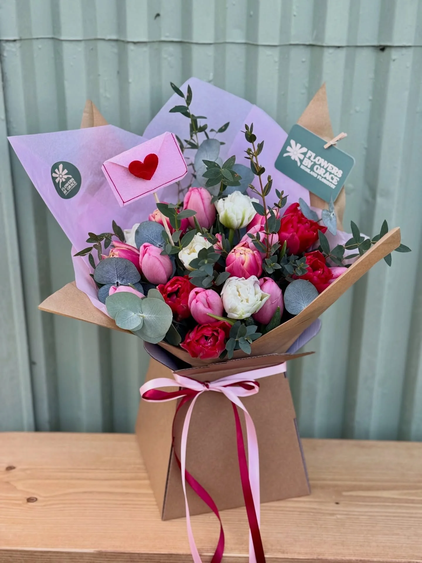 happy valentines 💌 

had a lovely morning delivering these bouquets - thank you so much to everyone who placed an order! still not over these gorgeous tulips 🌷

hope everyone has a lovely weekend 💗 

#HighlandFloristry #FlowersByGrace