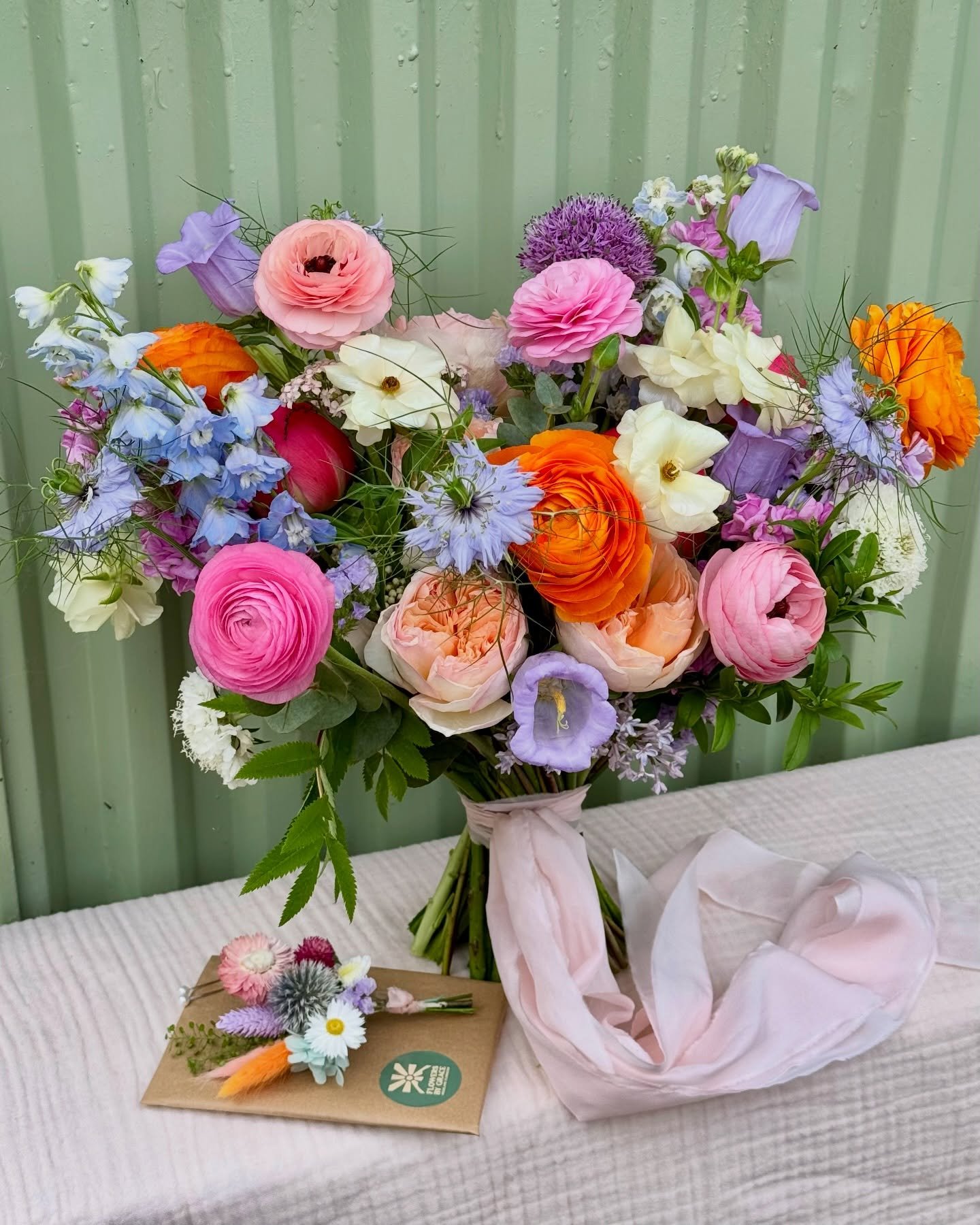Joyful, garden-style florals for Gemma and Ryan&rsquo;s gorgeous May wedding 🌷🌼🌿🌈 🌸

Gemma was one of the very first people to book me as her wedding florist, and I&rsquo;m so grateful that she took a chance on me when my business was so new ☺️
