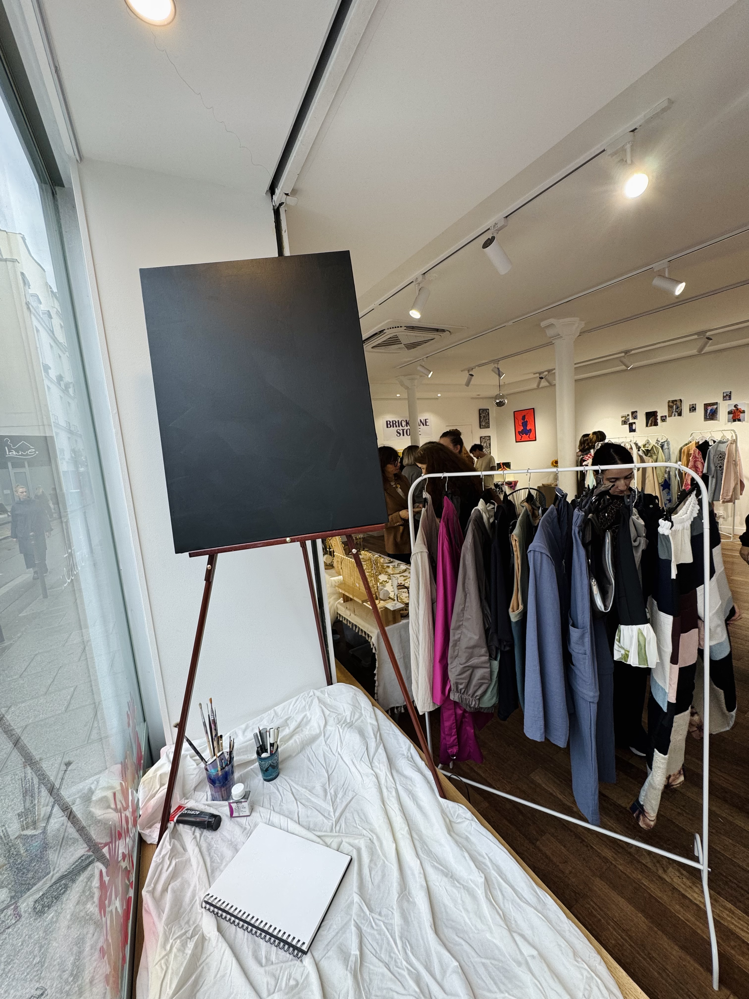 Oeuvre sur le point d'être commencé, Manon SAJOUS, pop up store Bricklane, marais, Paris
