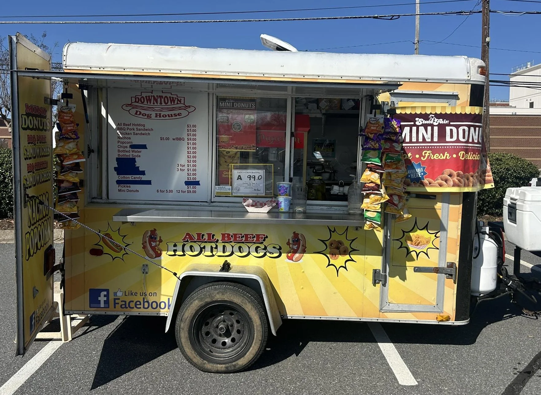Downtown Doghouse Food Truck