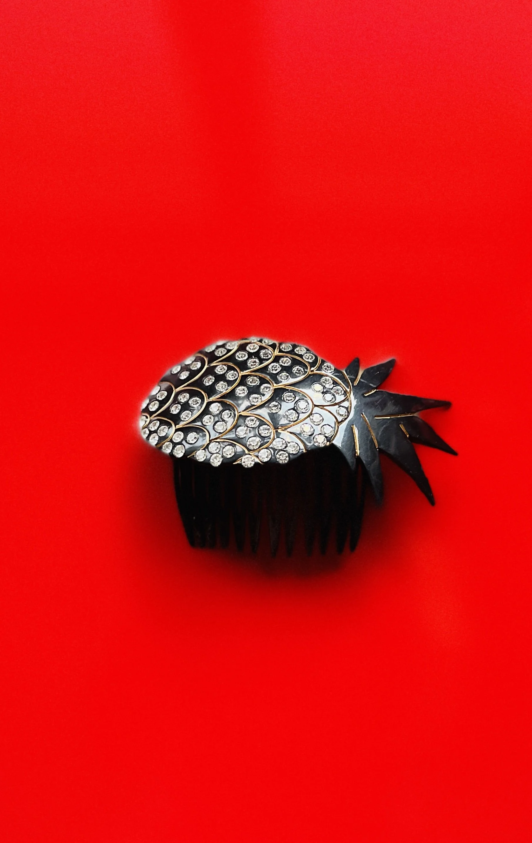 Rhinestone Pineapple Hair Comb