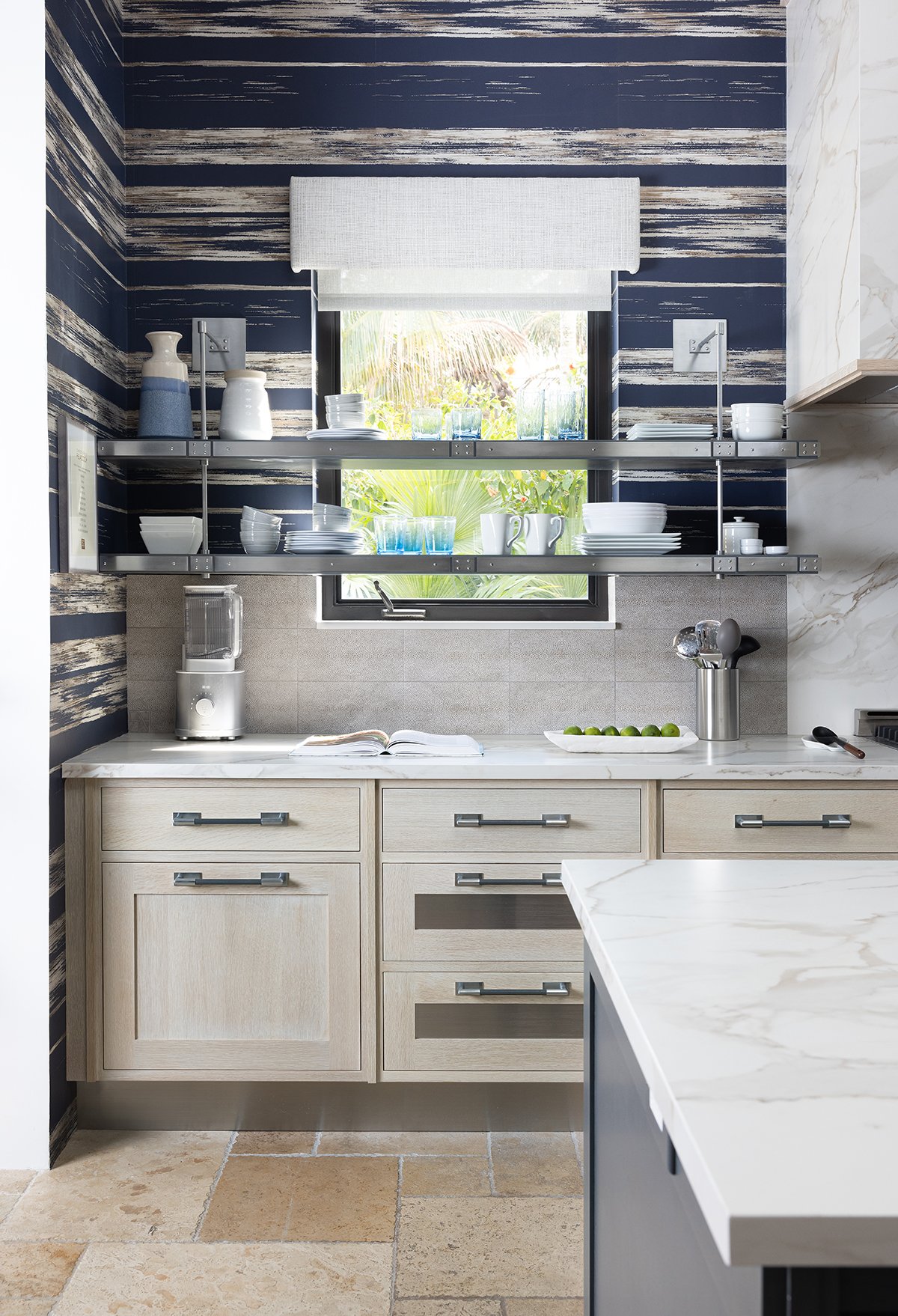 Stingray_Smoke_Kips_Bay_Palm_Beach_Kitchen_01.jpg