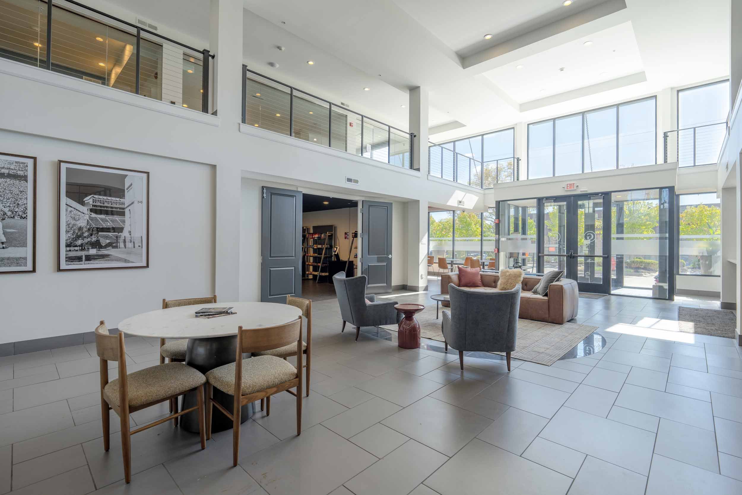 The Griff | Off-Campus Apartments in Columbus, OH near OSU | Clubhouse