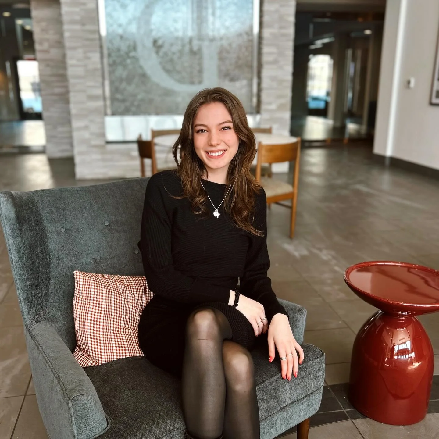 ✨ meet one of our newest leasing consultants, alison! ✨ 

fun facts about the newest member of the griff team &mdash;
💌 she&rsquo;s fluent in Italian 
💌 has two cats
💌 loves crafting of all sorts especially paper crafts
💌 she is from granville,oh
