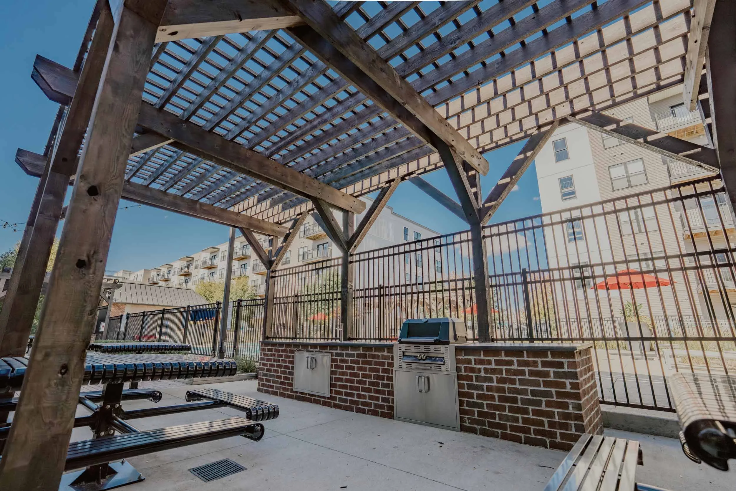 The Griff | Off-Campus Apartments in Columbus, OH near OSU | Grilling Station