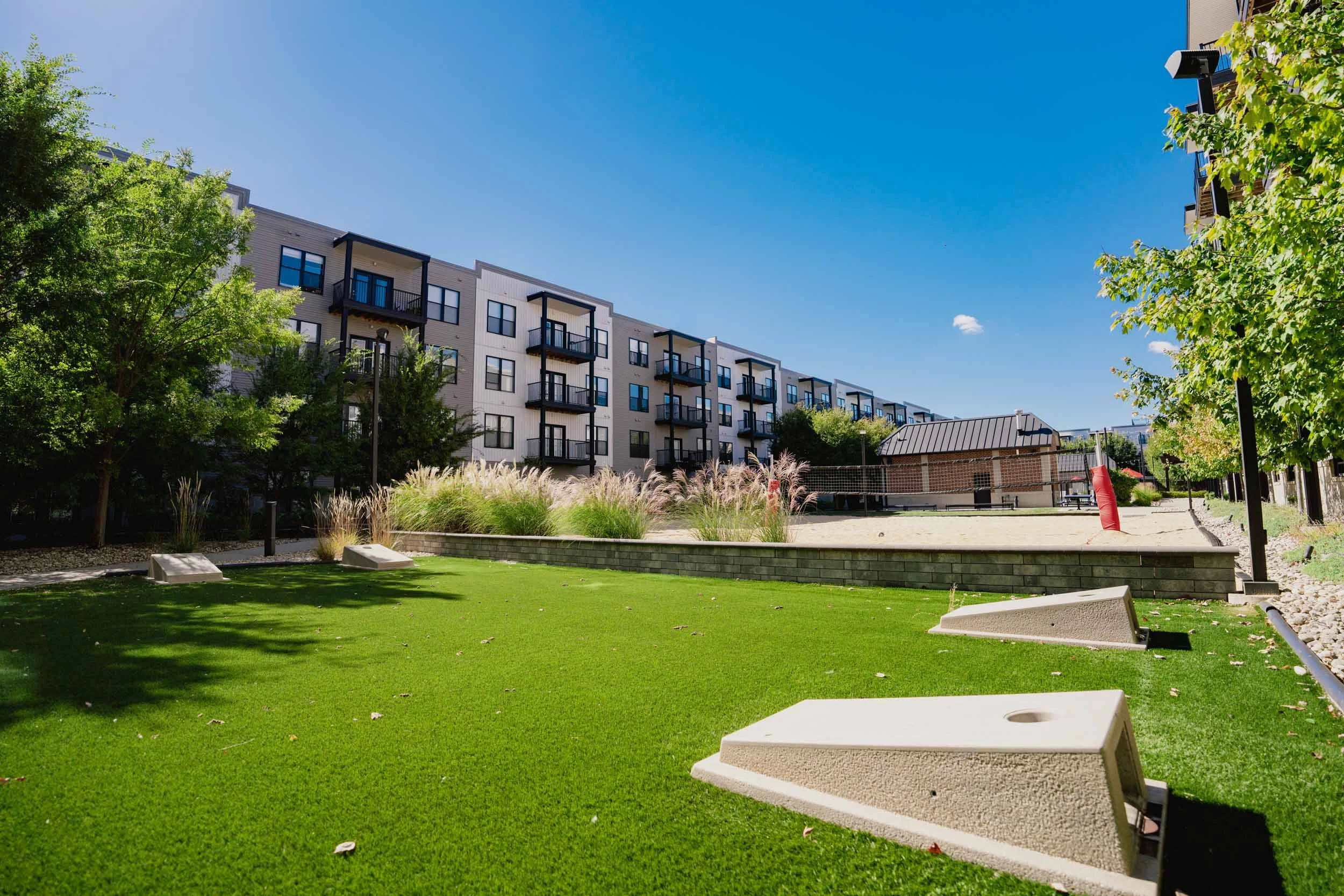 The Griff | Off-Campus Apartments in Columbus, OH near OSU | Cornhole