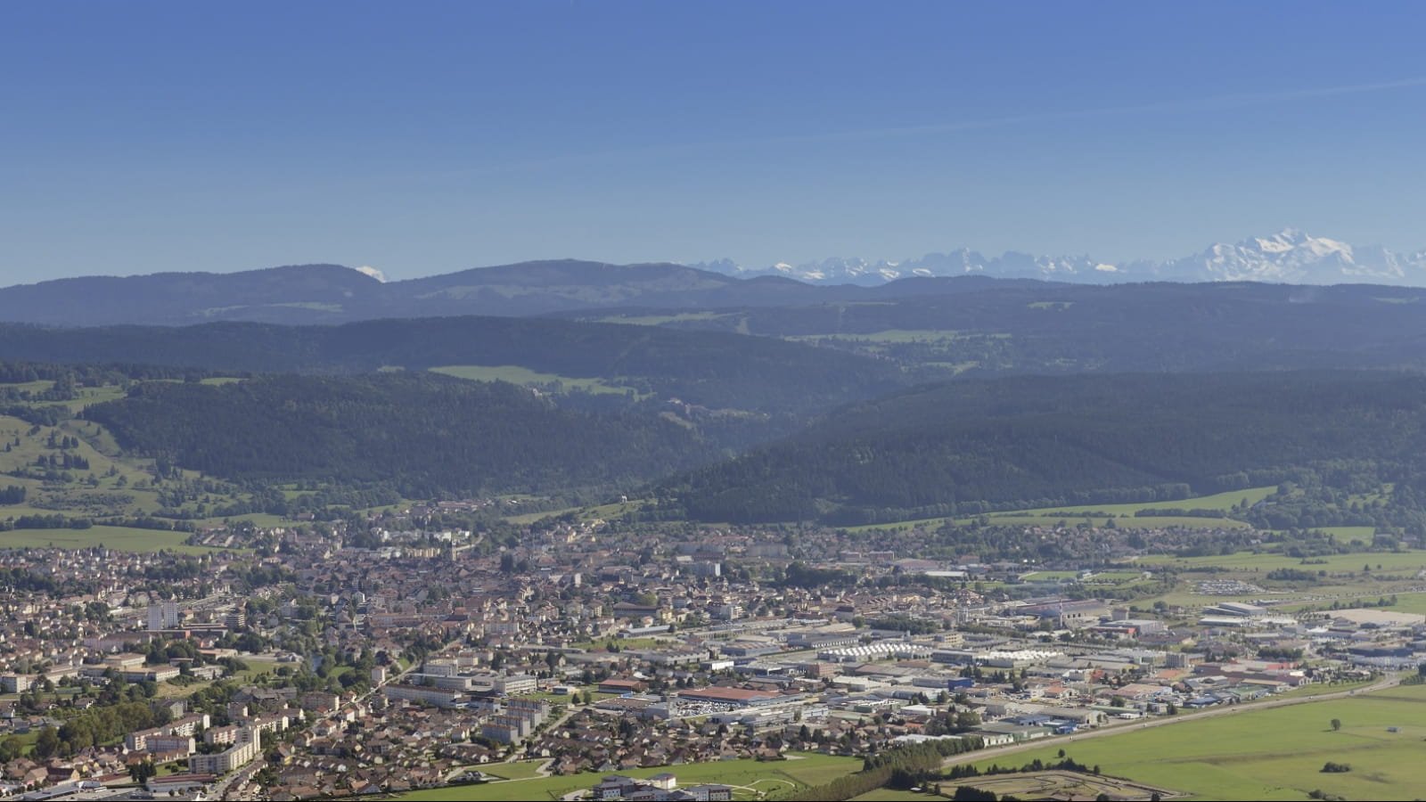chatelainsonia_photo_aerienne_pontarlier_3-1600x900-1605712349.jpg