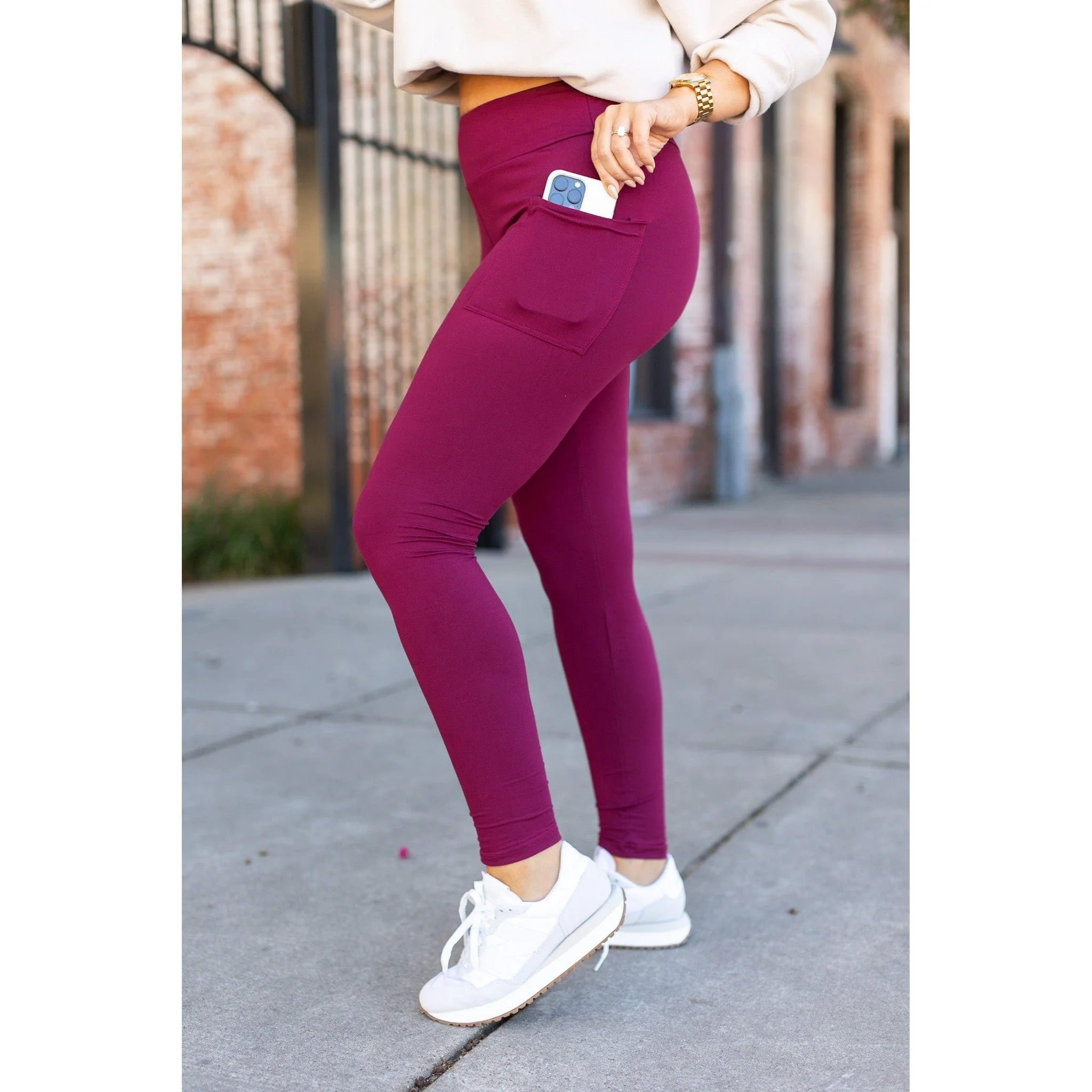 Julia_Rose_The_Maria_Maroon3.jpg