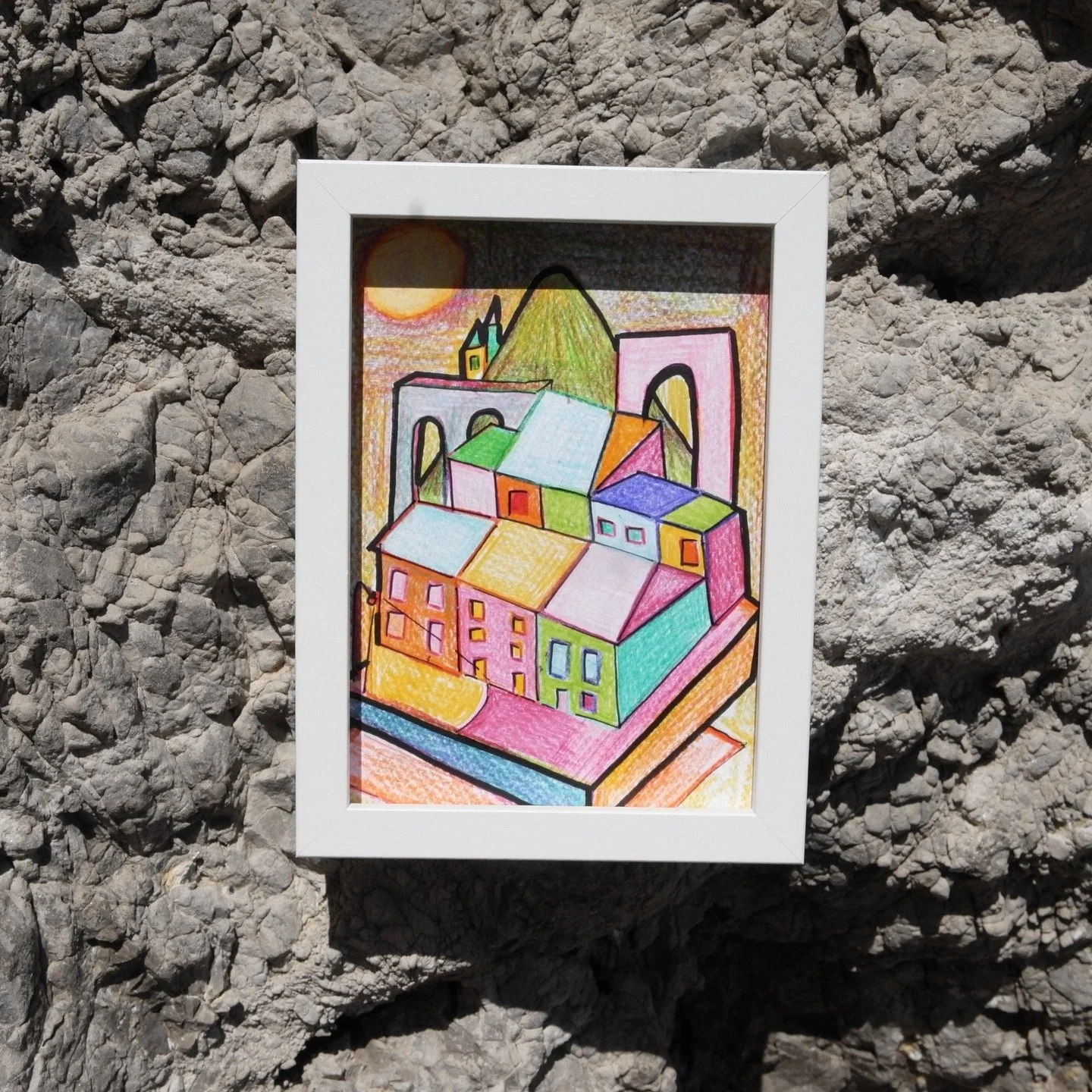 Nouvelle s&eacute;rie de petits formats crayons de couleurs: des &eacute;clats color&eacute;s qui dansent sur le papier! 

Chaque pi&egrave;ce vibre d'&eacute;nergie brute, m&ecirc;lant couleurs vibrantes et &eacute;motions nomades, parfait pour un c