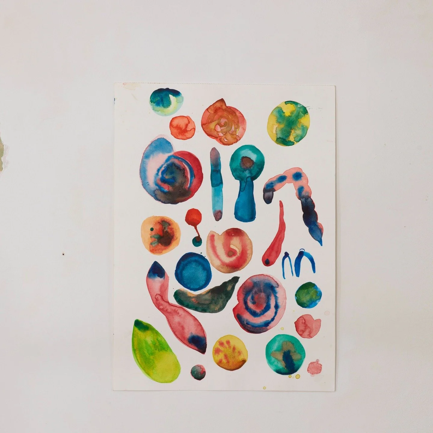 S&eacute;rie de trois &oelig;uvres, r&eacute;alis&eacute;e en 2019.
Format A3, aquarelle. 

Des formes organiques aux accents fruit&eacute;s, dans un jeu subtil d&rsquo;&eacute;quilibre, de mati&egrave;re et de l&eacute;g&egrave;ret&eacute;.

Prix su