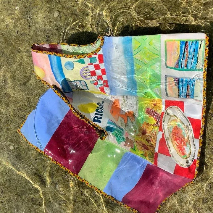 Bout de tissus revisit&eacute; avec des paysages du quotidien sur fond sonore marseillais 🏖️