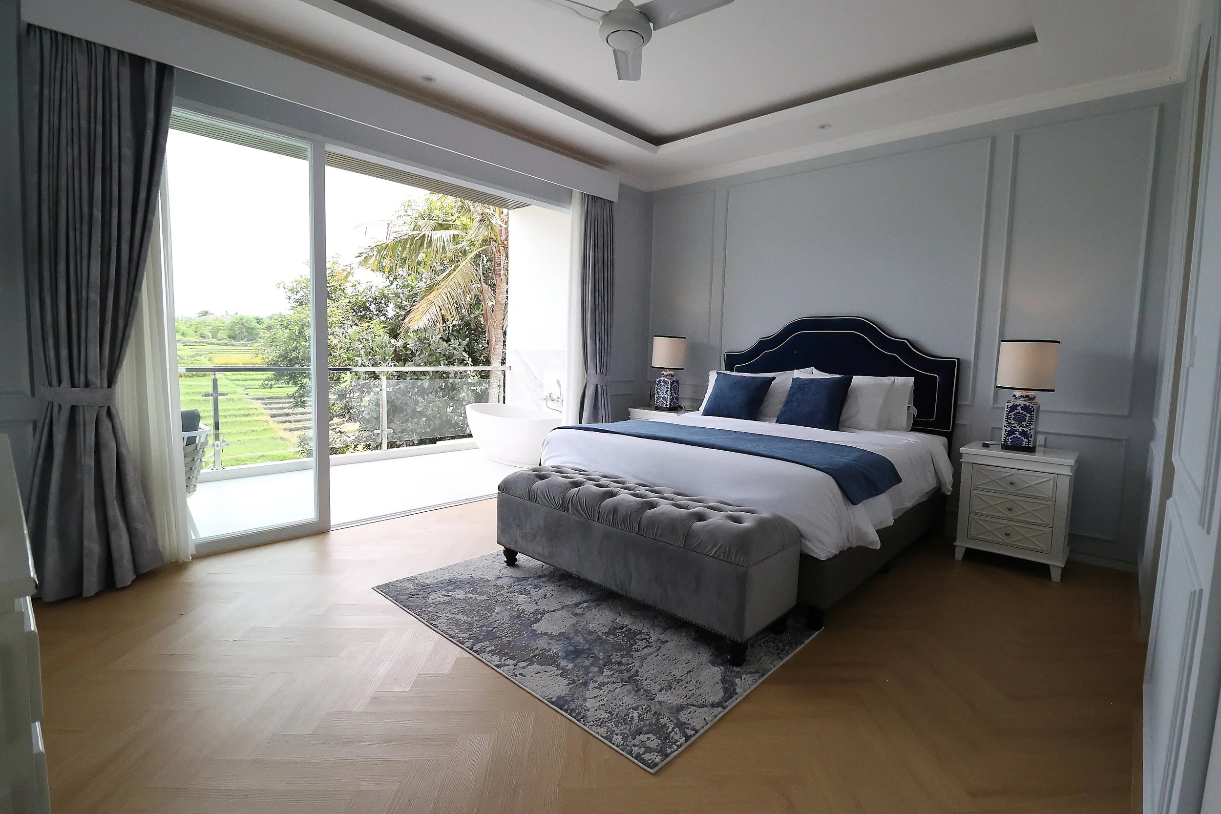 4Br-Hampton Room Side Shot2.JPG