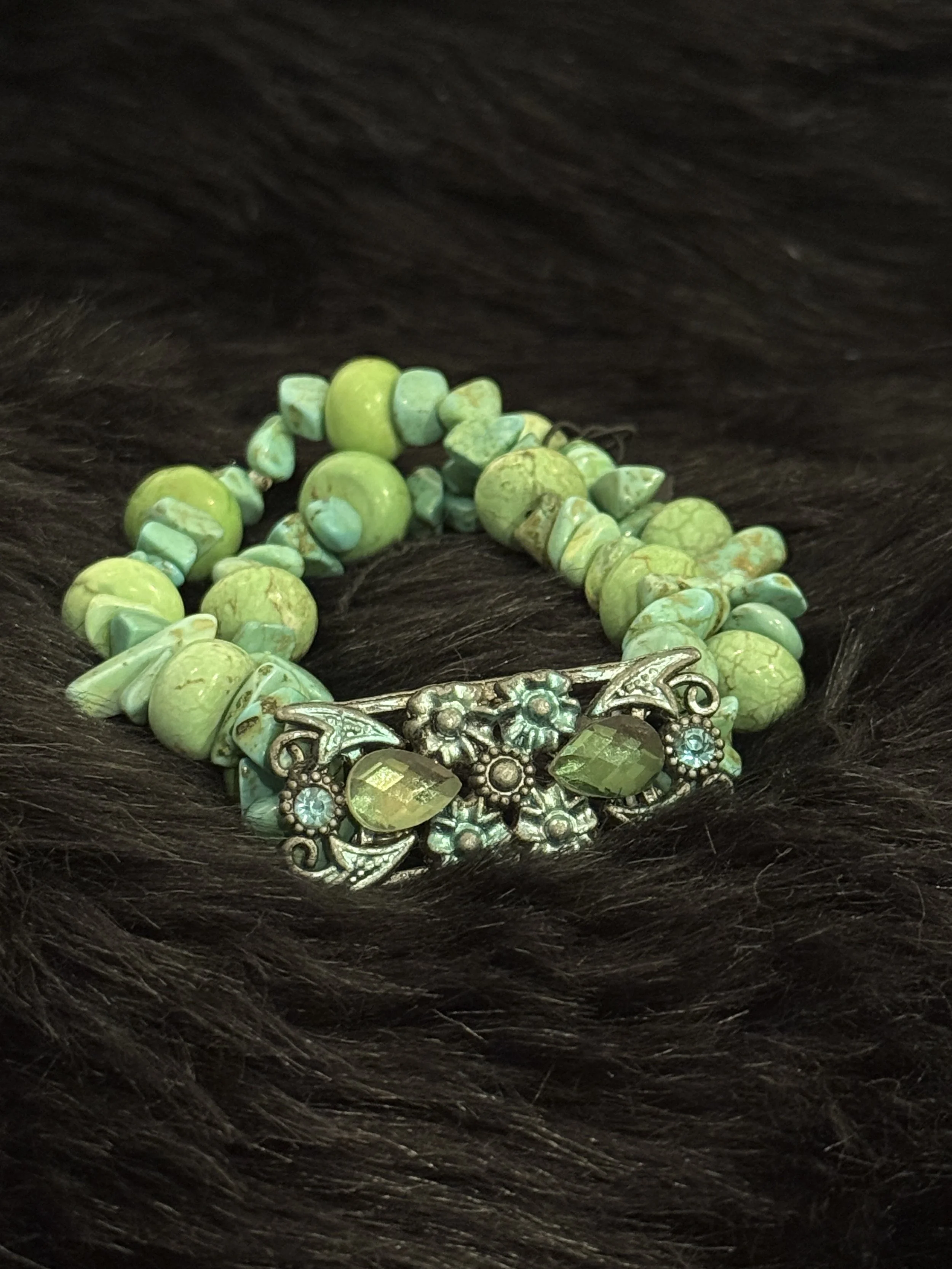 Turquoise Jeweled Medallion (Stretch)