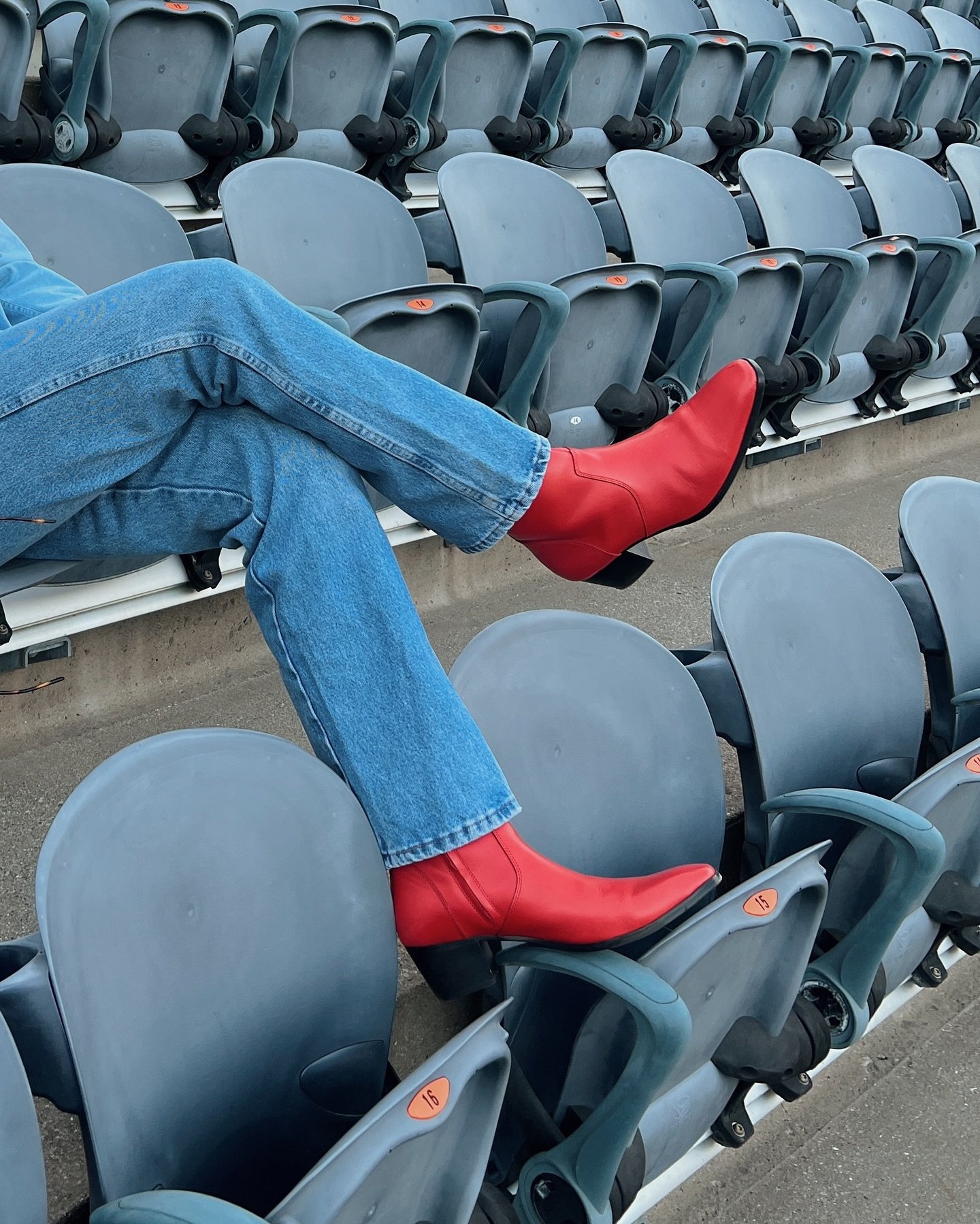 If that ain&rsquo;t country, tell me what is.

Got to see my friend @beyonce during her shift at work! 🩶🇺🇸🤠