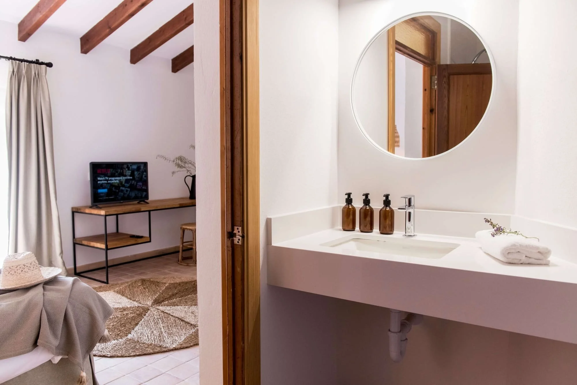 standard room 2.jpeg