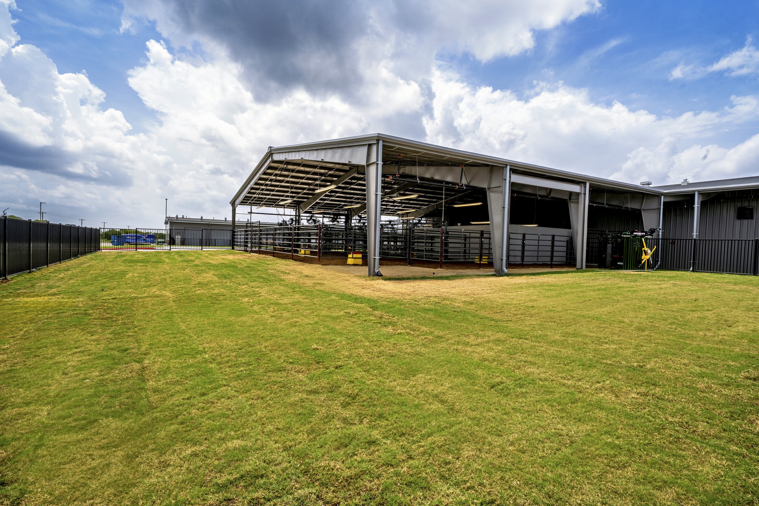wra_architects_community_isd_bob_bean_agriculture_facility22.jpg