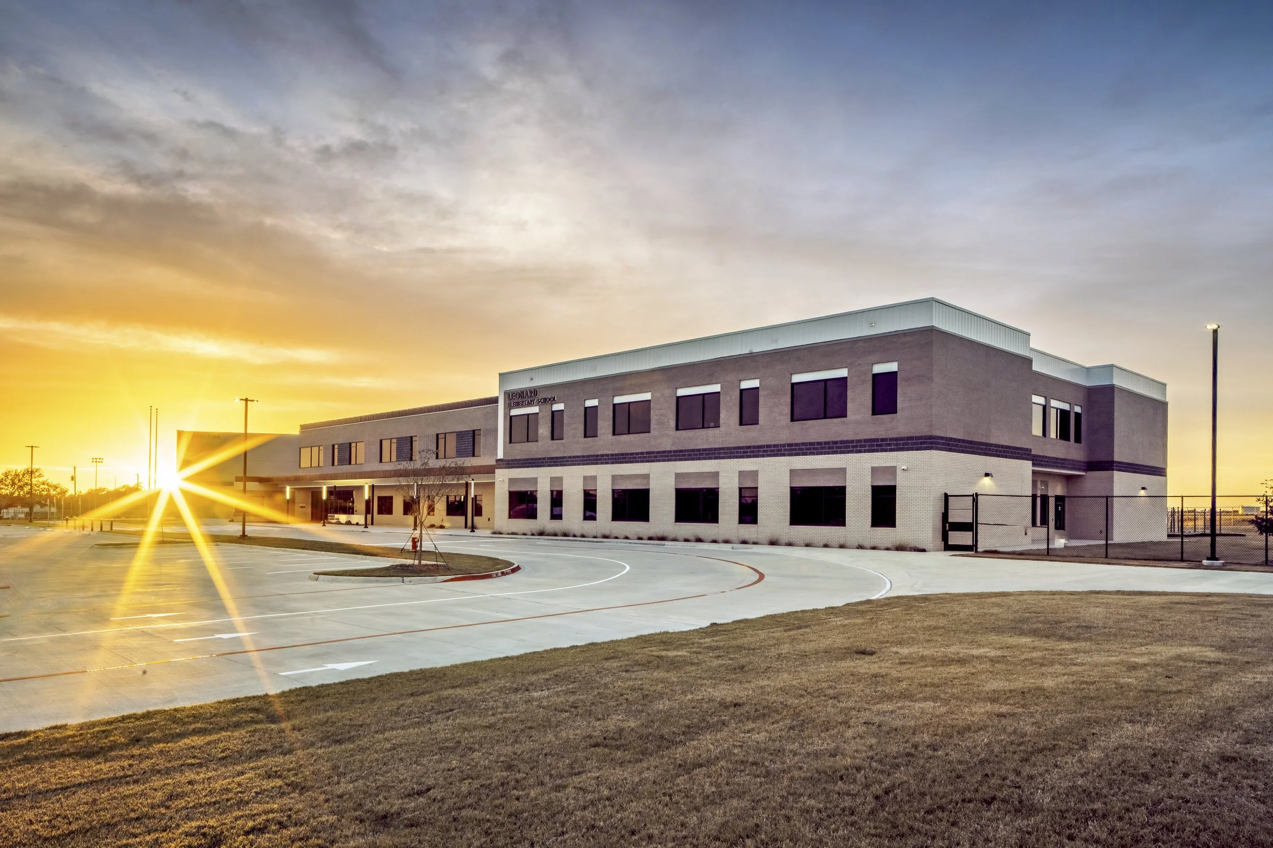LEONARD ISD: | Leonard Elementary School