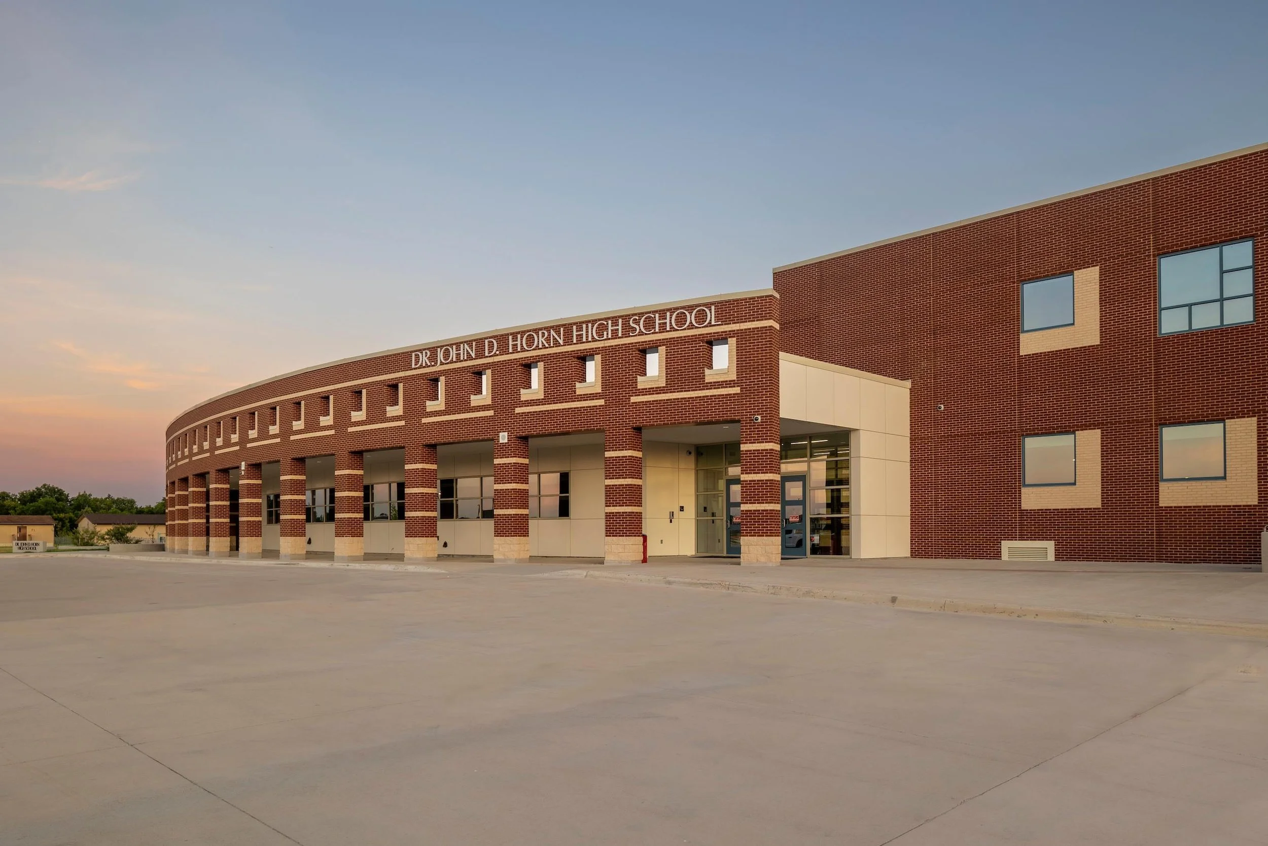 wra-architects-john-horn-high-school-24.jpg